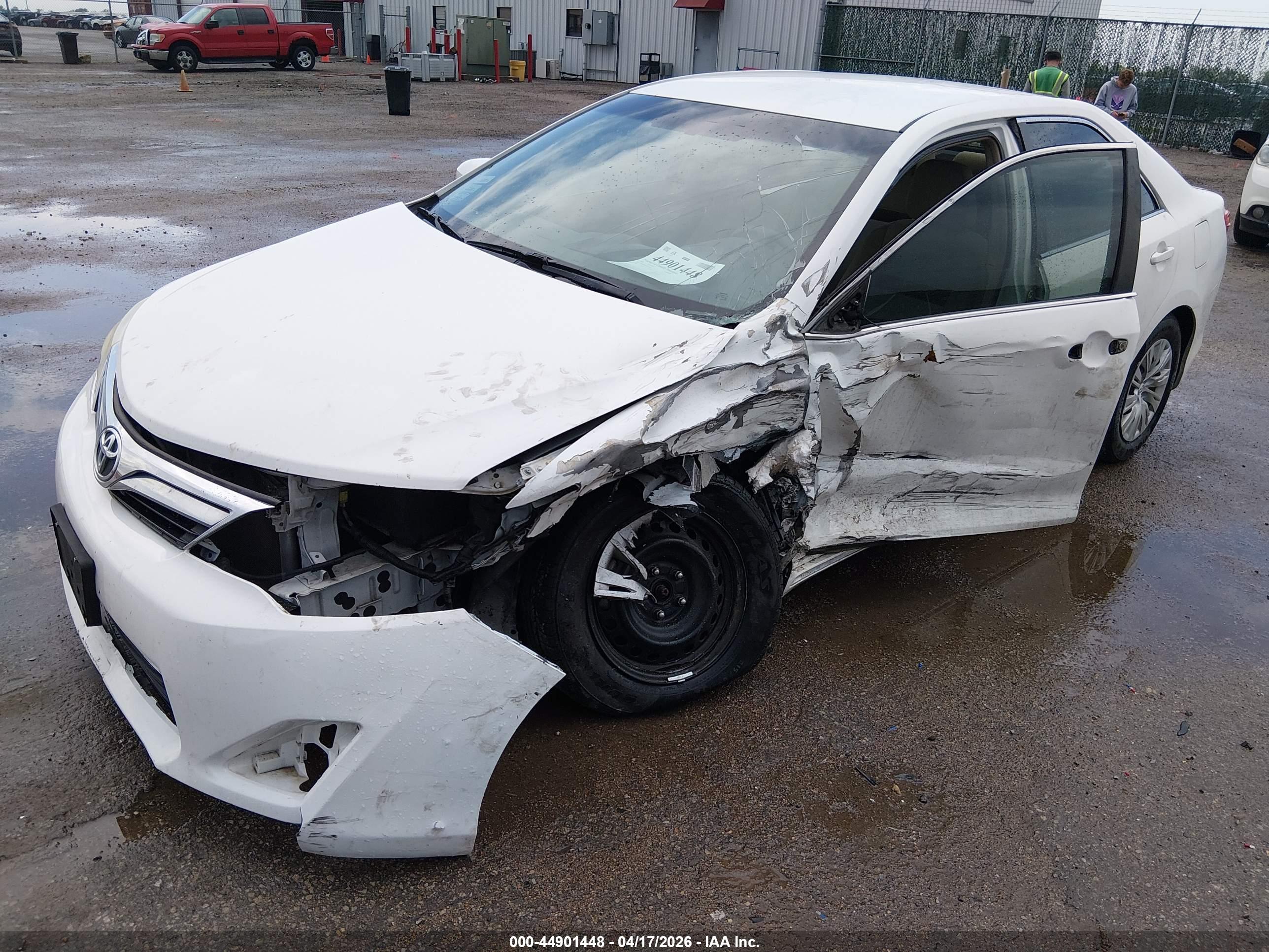 TOYOTA CAMRY image 2