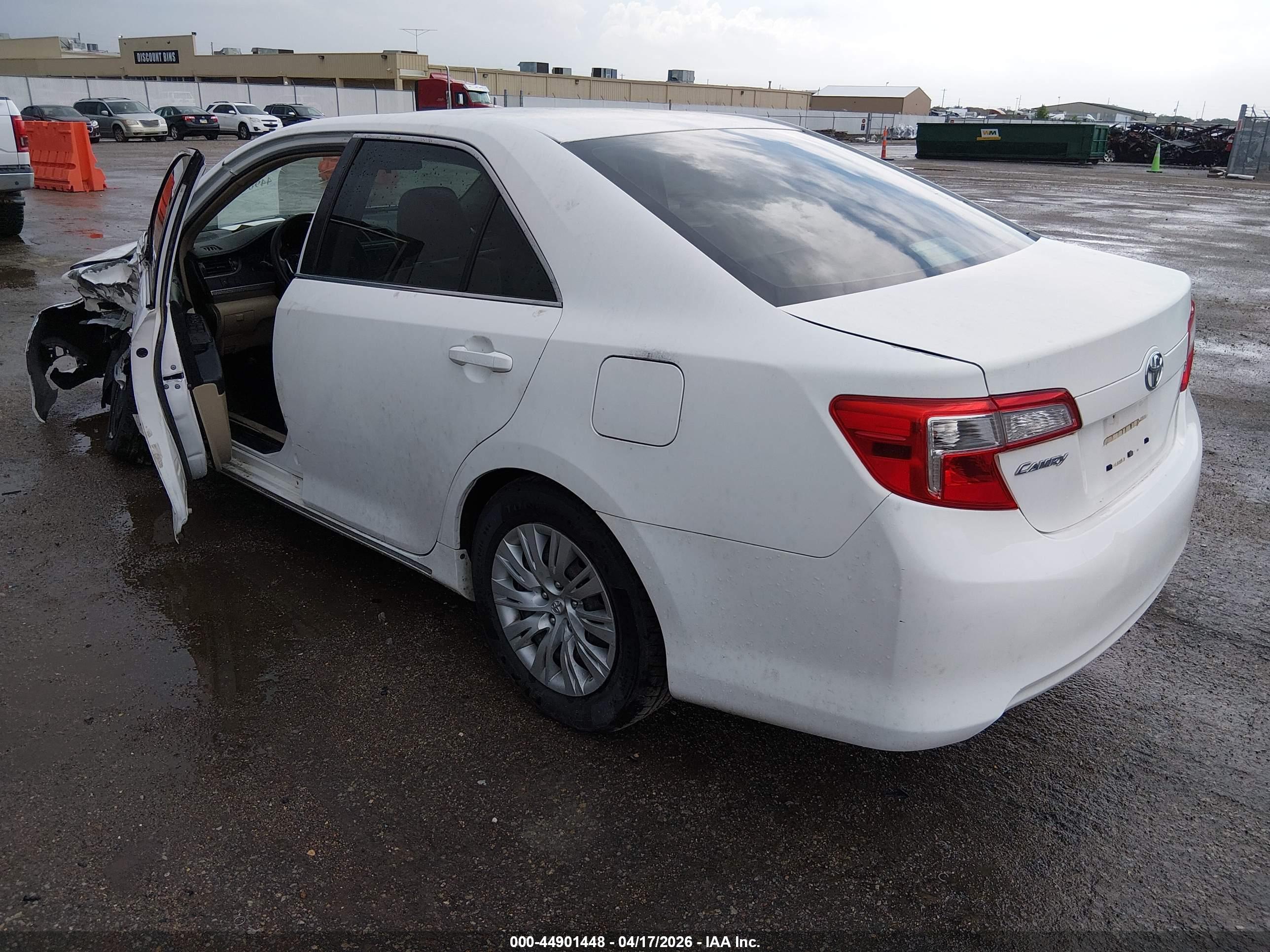TOYOTA CAMRY image 3