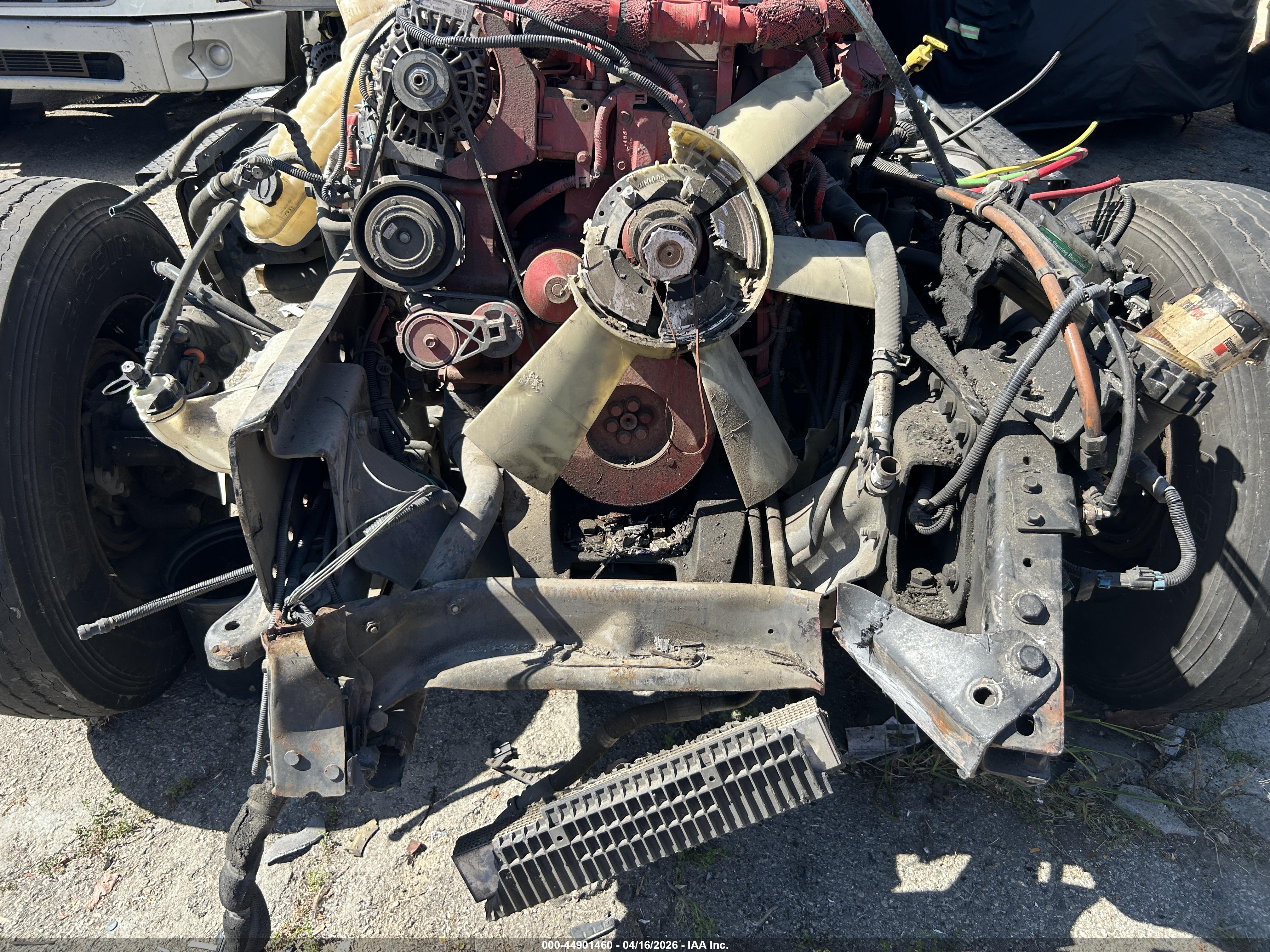 FREIGHTLINER M2 image 11