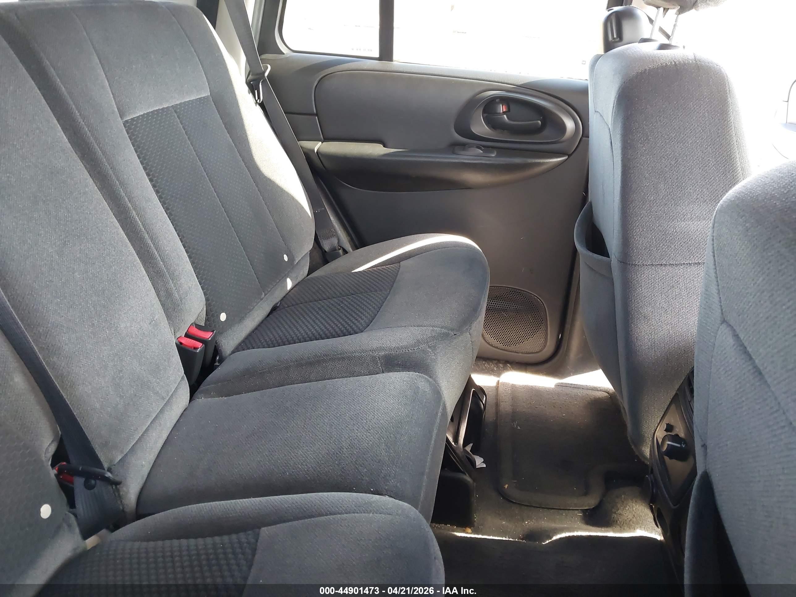 CHEVROLET TRAILBLAZER image 8