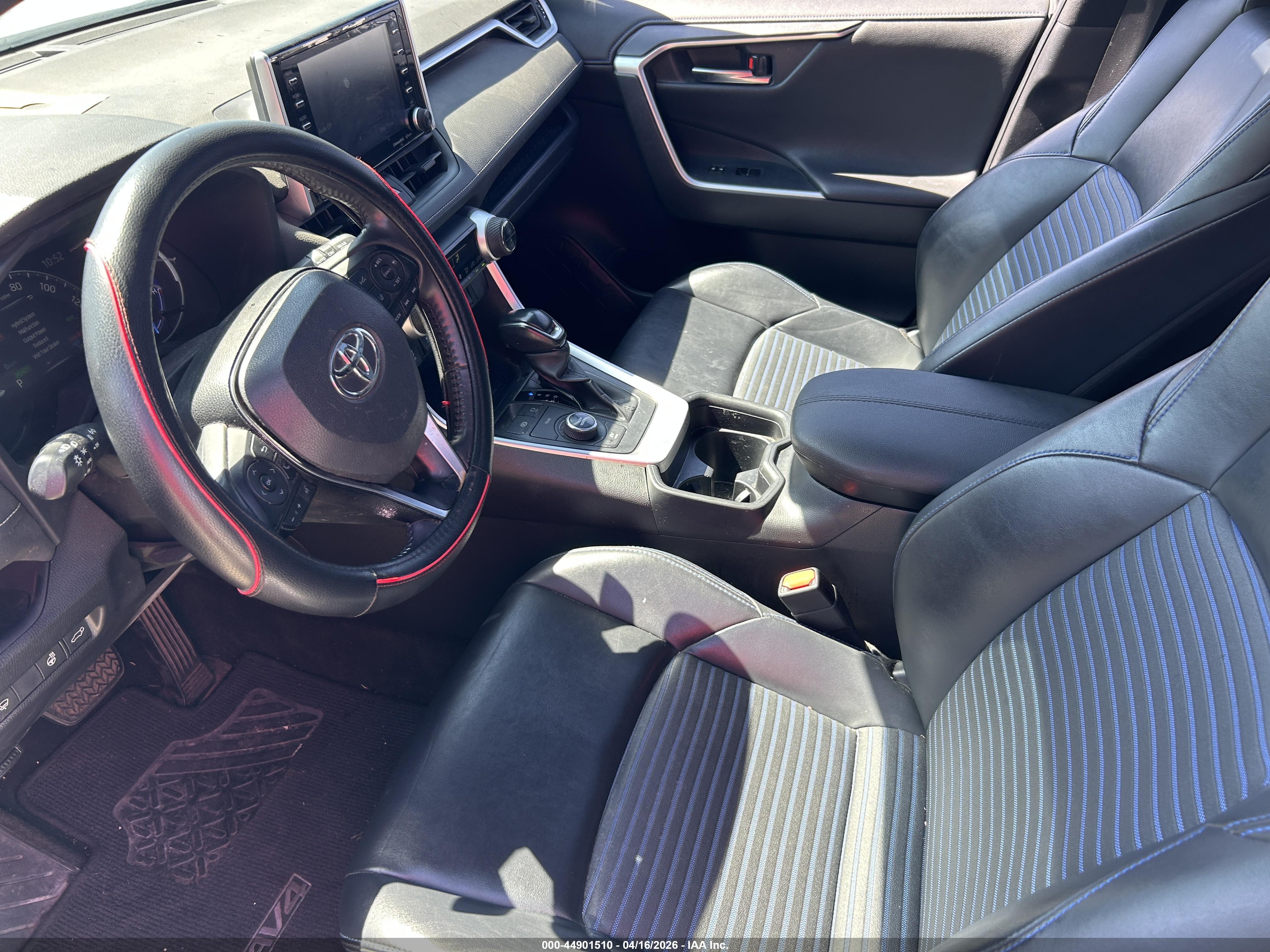 TOYOTA RAV4 image 5