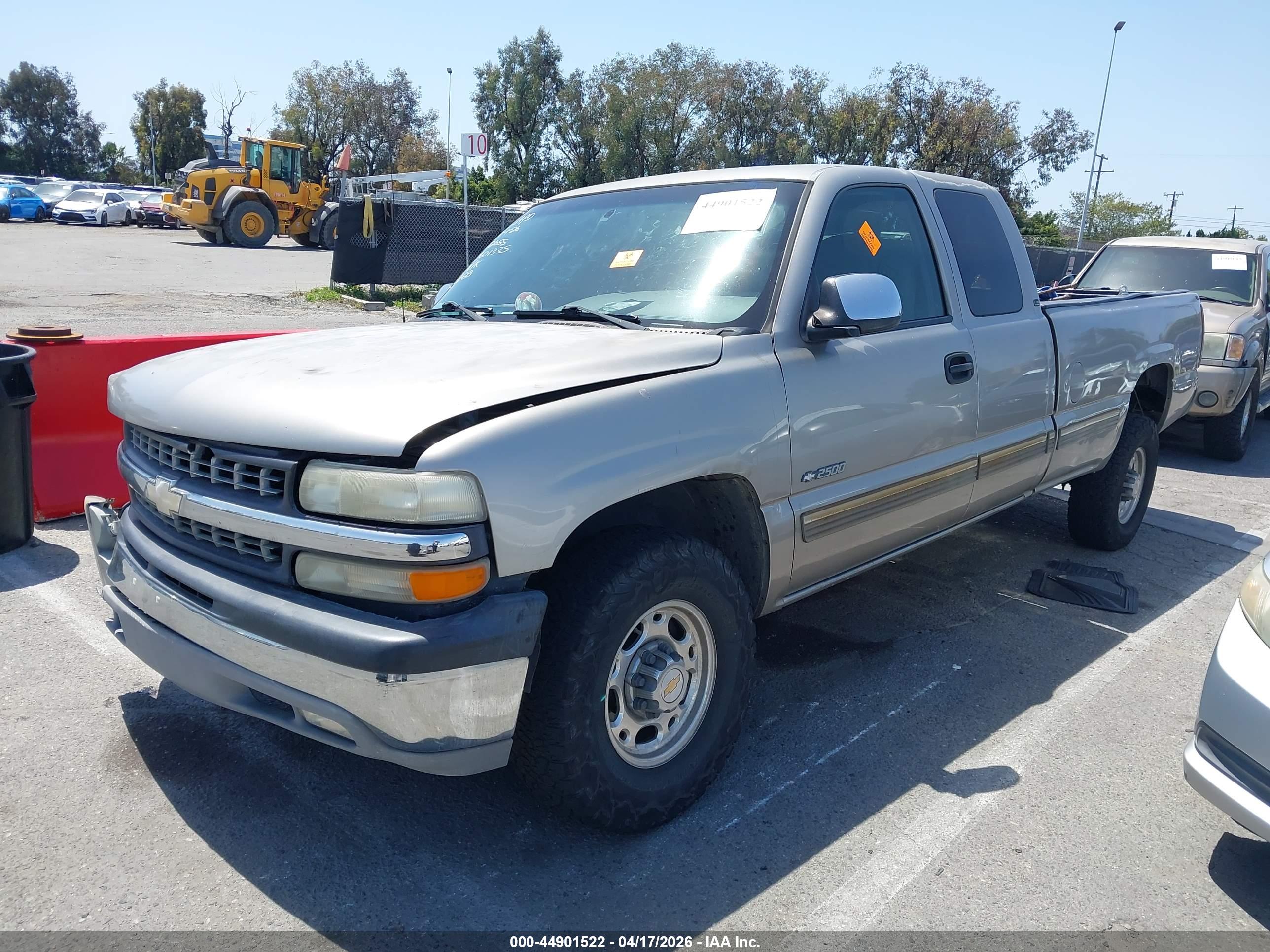 CHEVROLET SILVERADO image 2