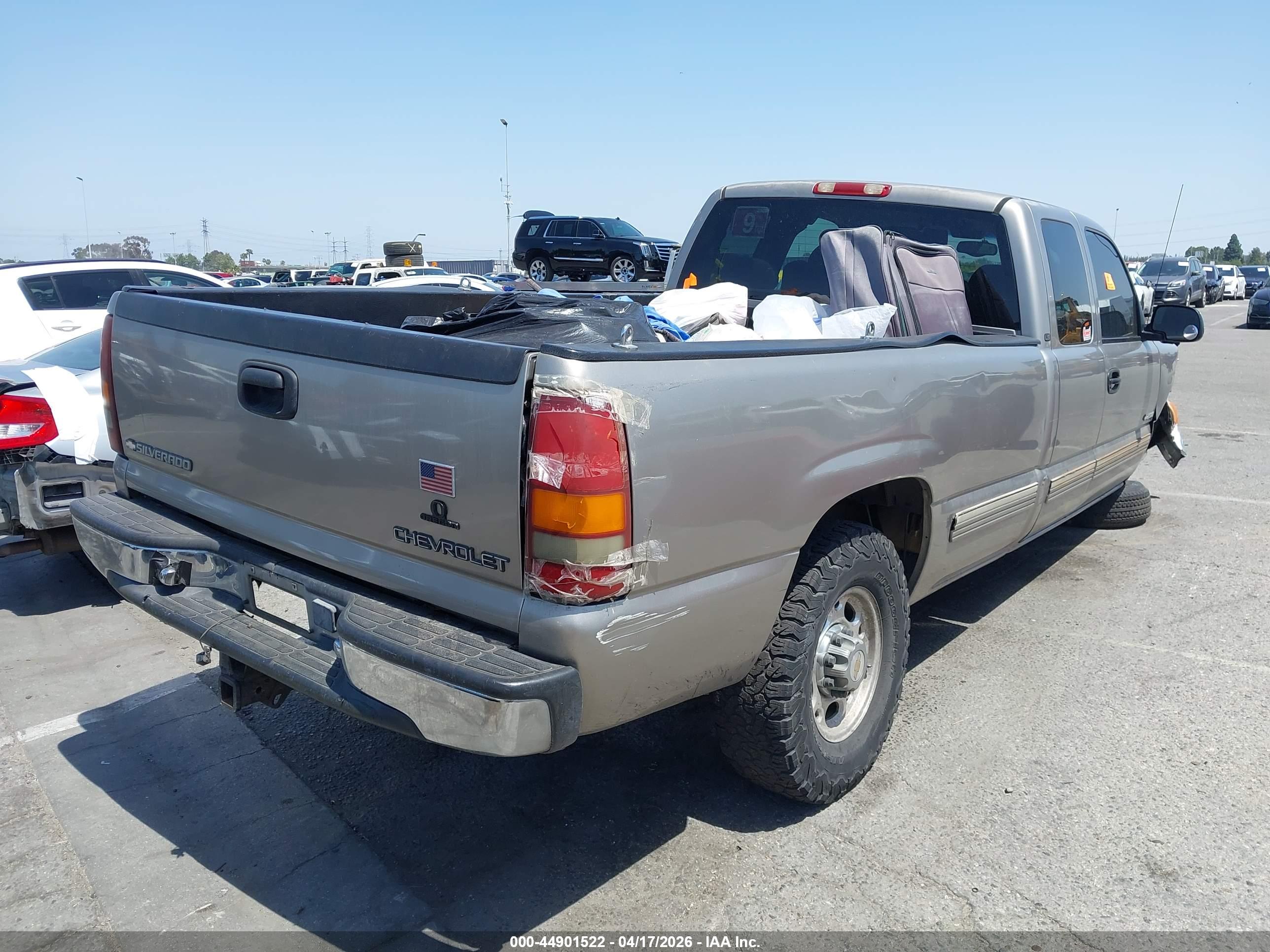 CHEVROLET SILVERADO image 4