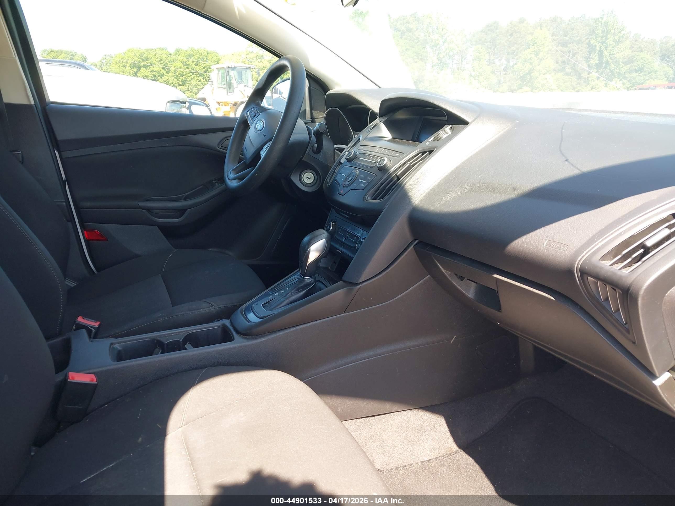 FORD FOCUS image 5