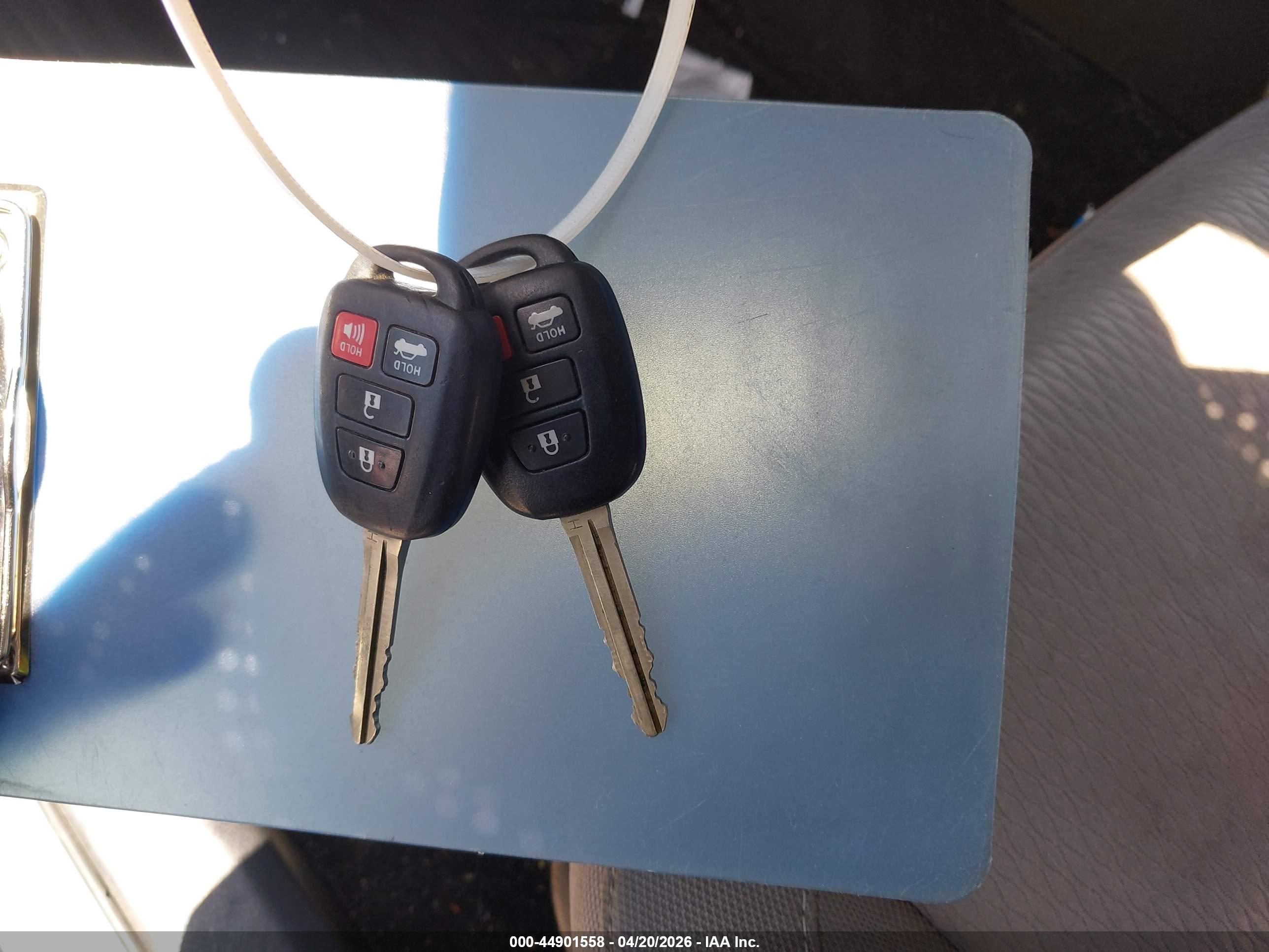 TOYOTA COROLLA image 11