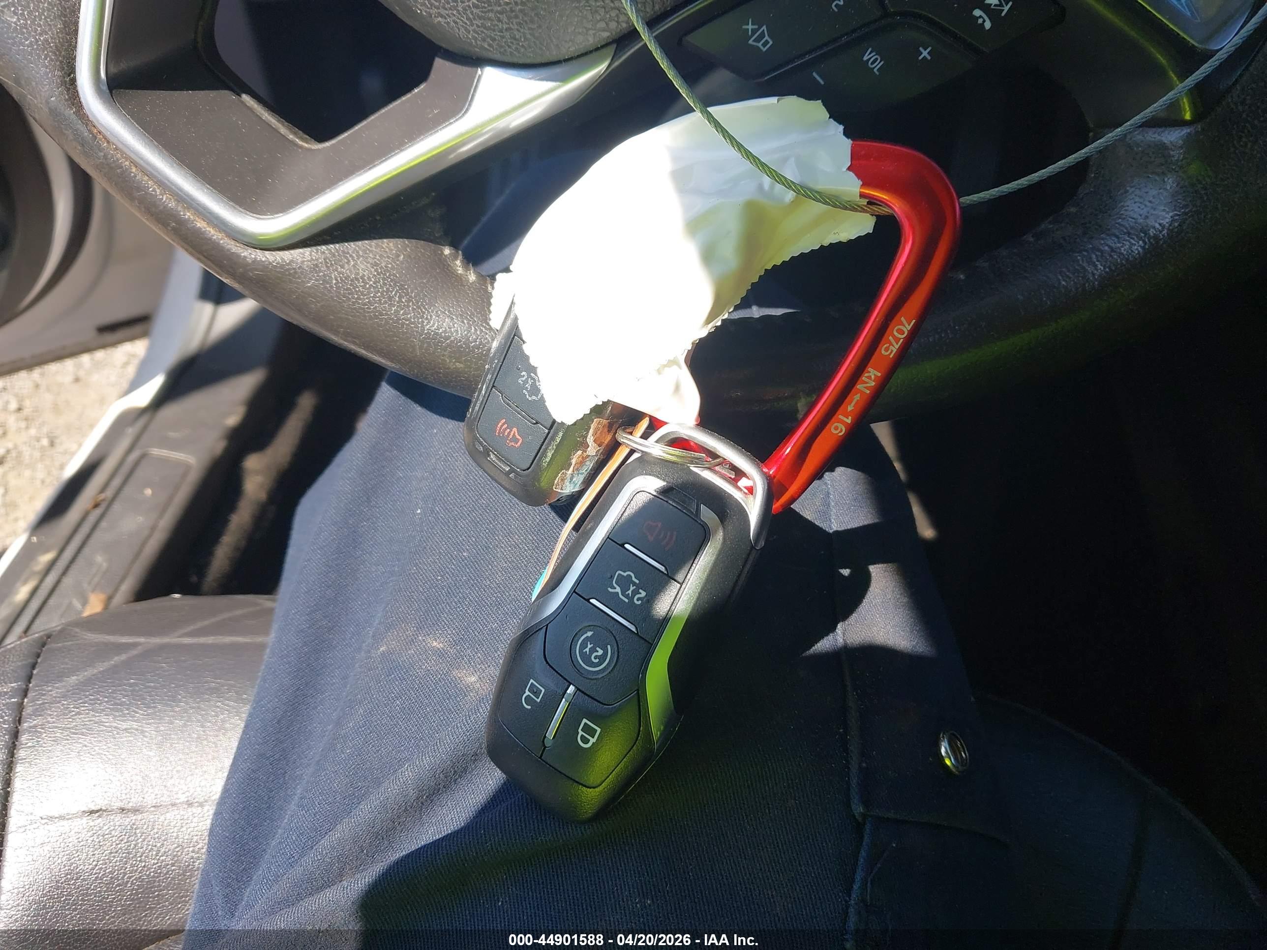 FORD FUSION image 11