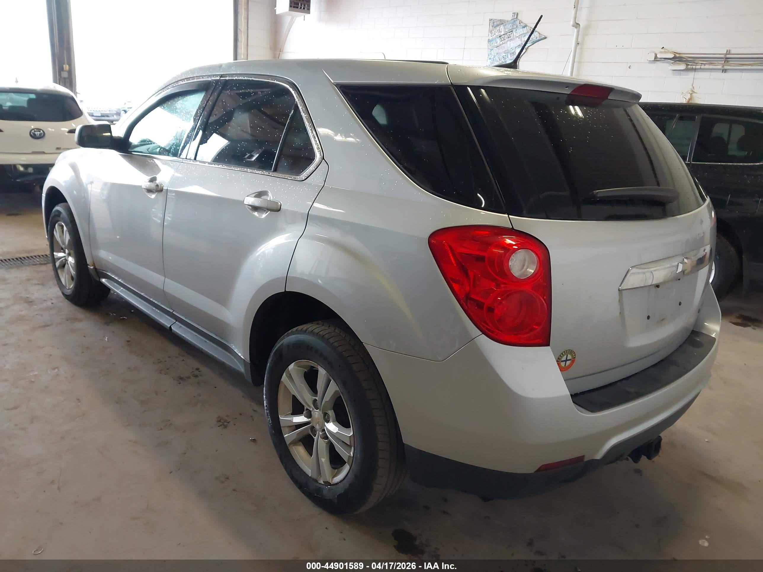 CHEVROLET EQUINOX image 3