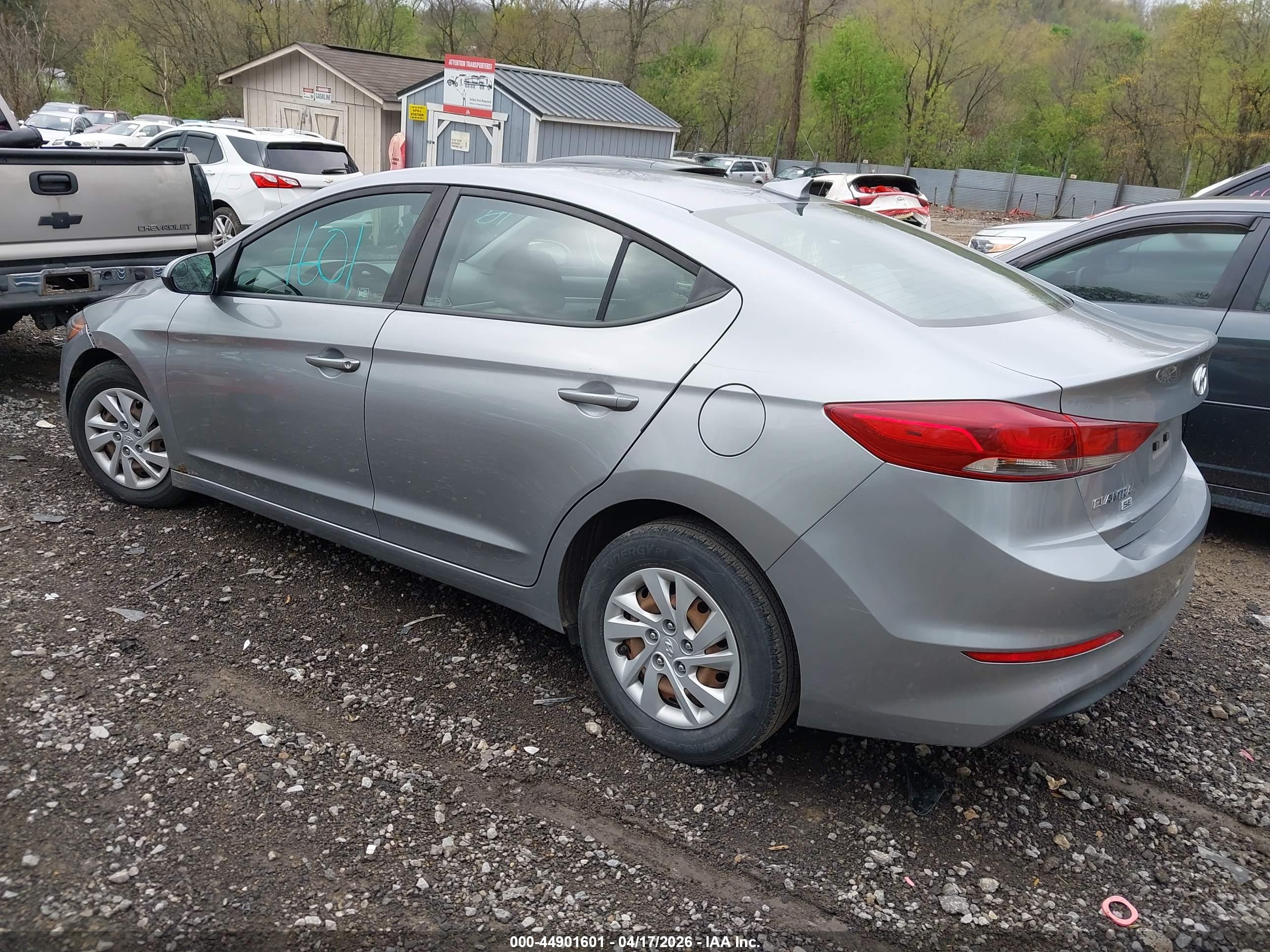 HYUNDAI ELANTRA image 3