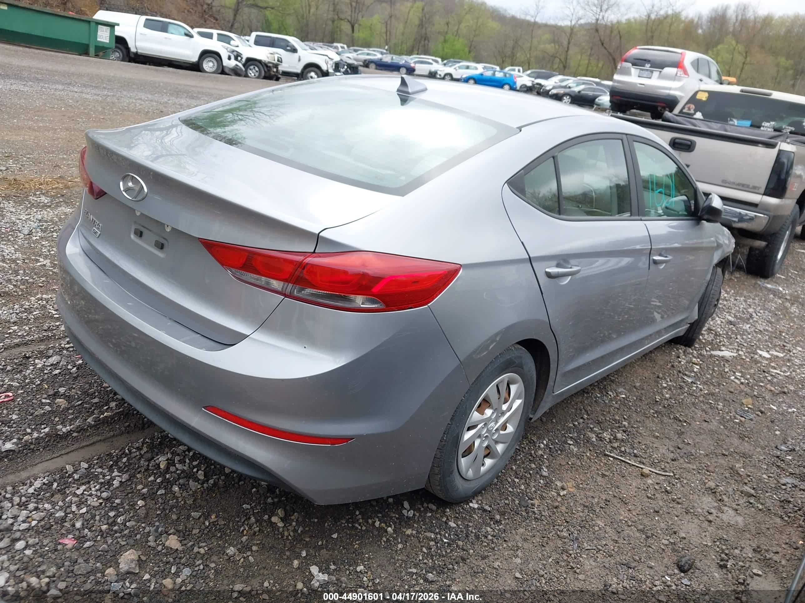 HYUNDAI ELANTRA image 4