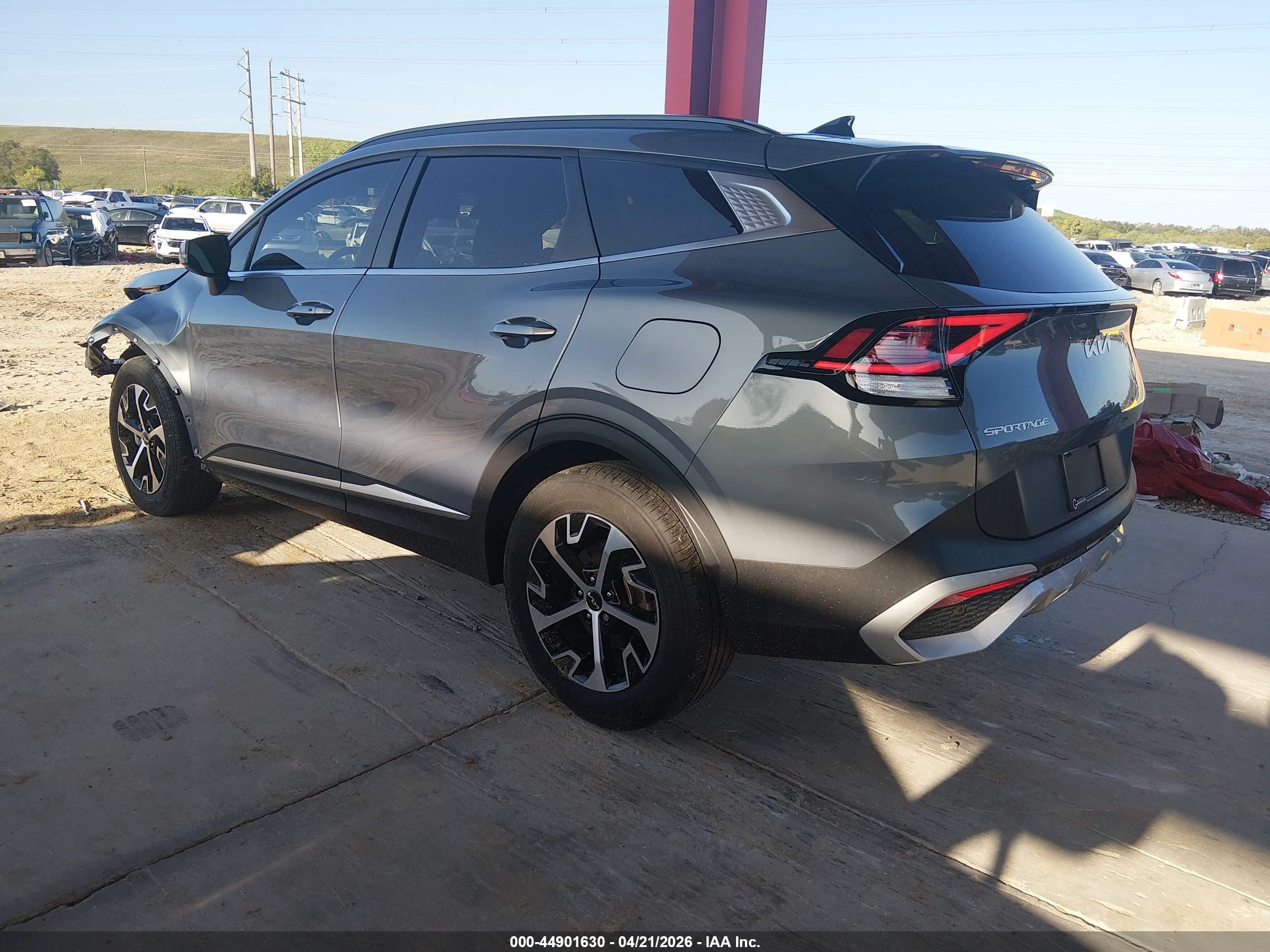 KIA SPORTAGE image 3