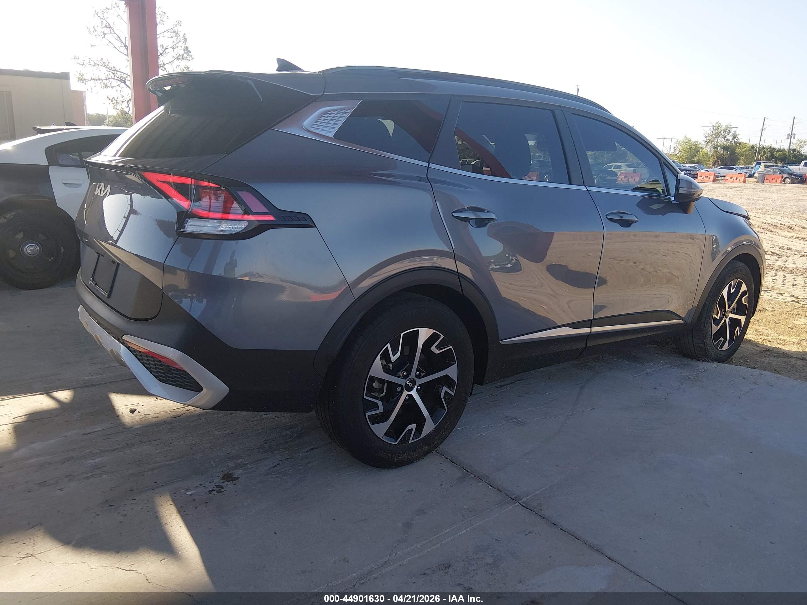 KIA SPORTAGE image 4