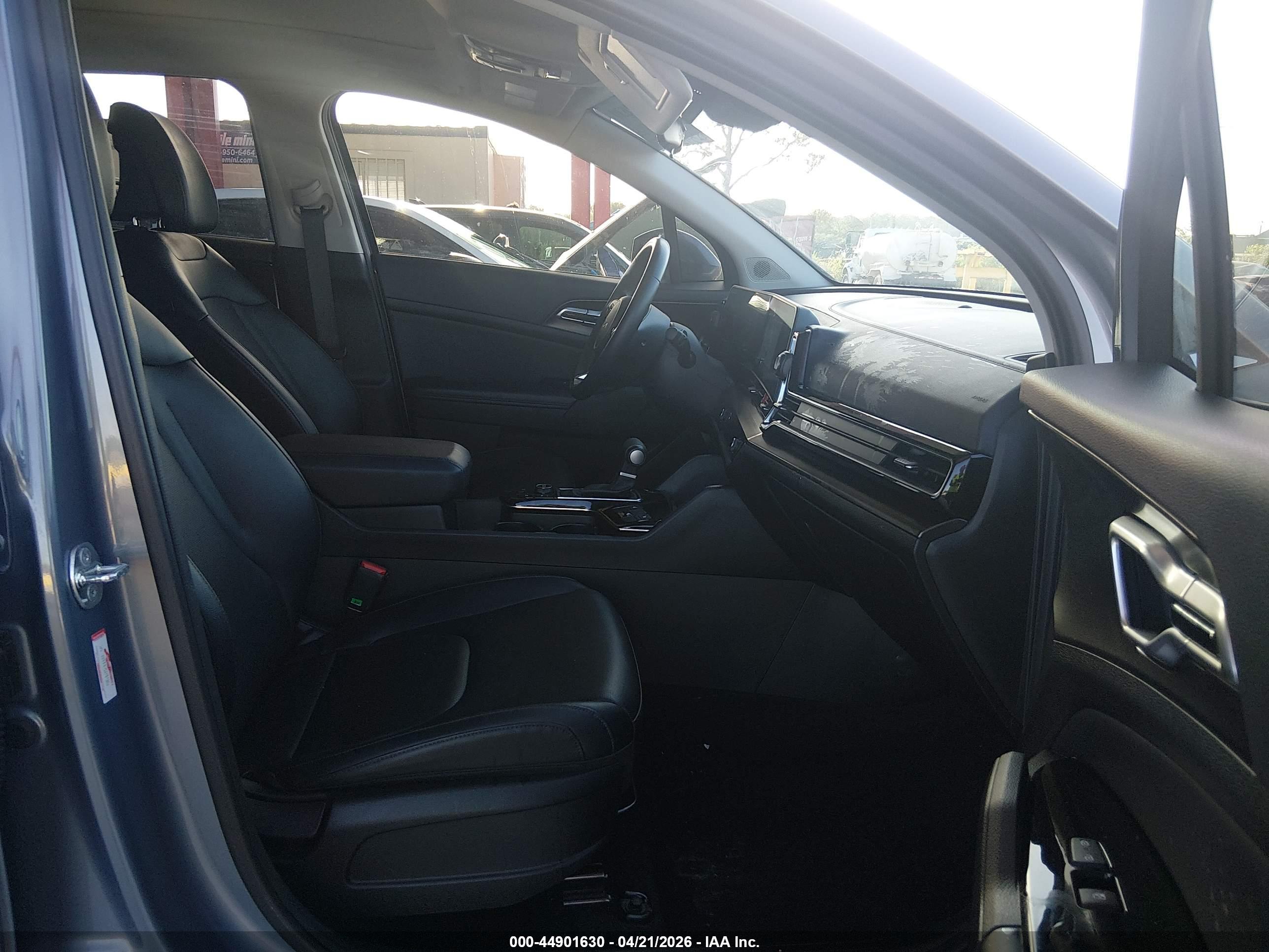 KIA SPORTAGE image 5