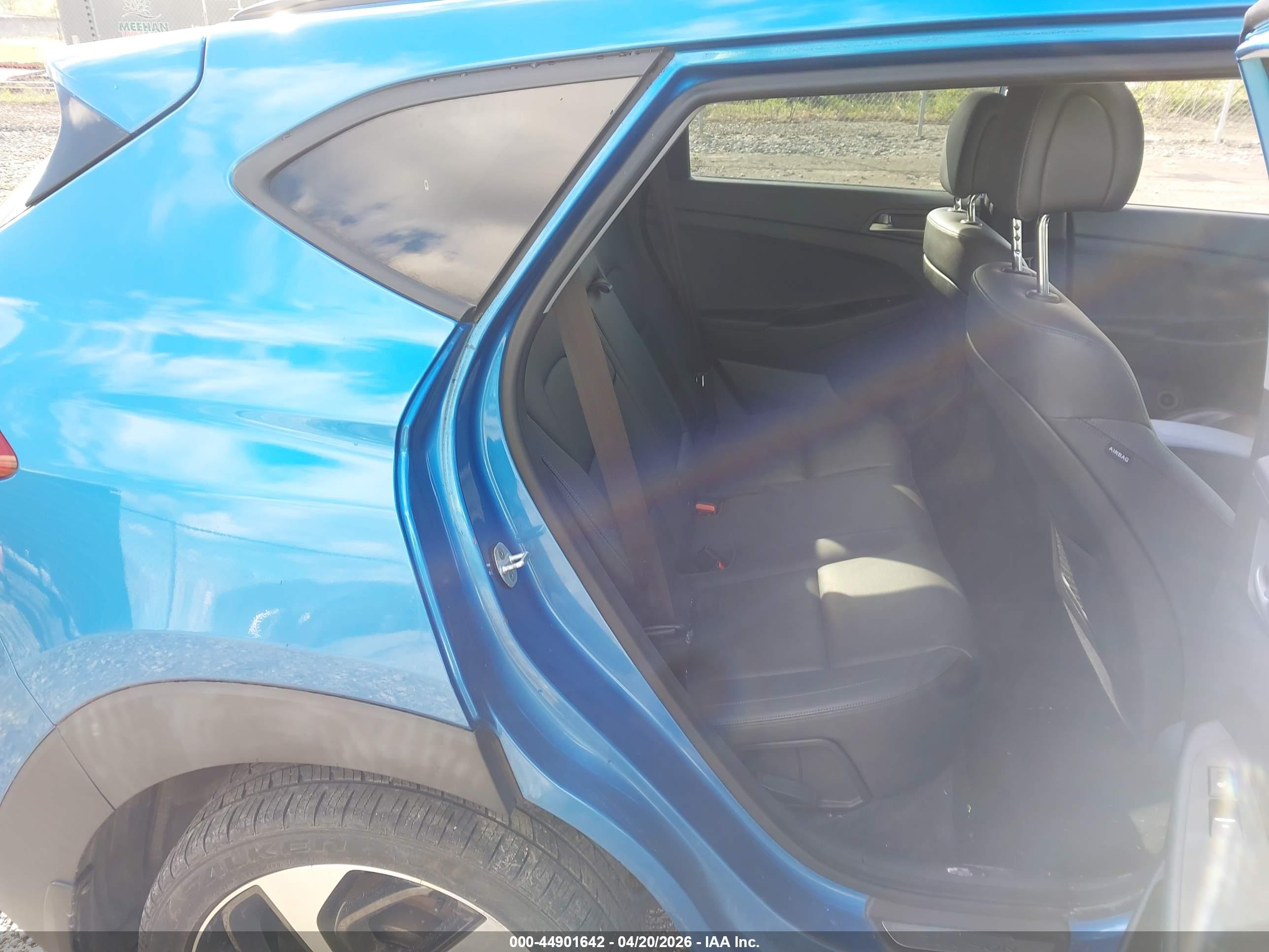 HYUNDAI TUCSON image 8