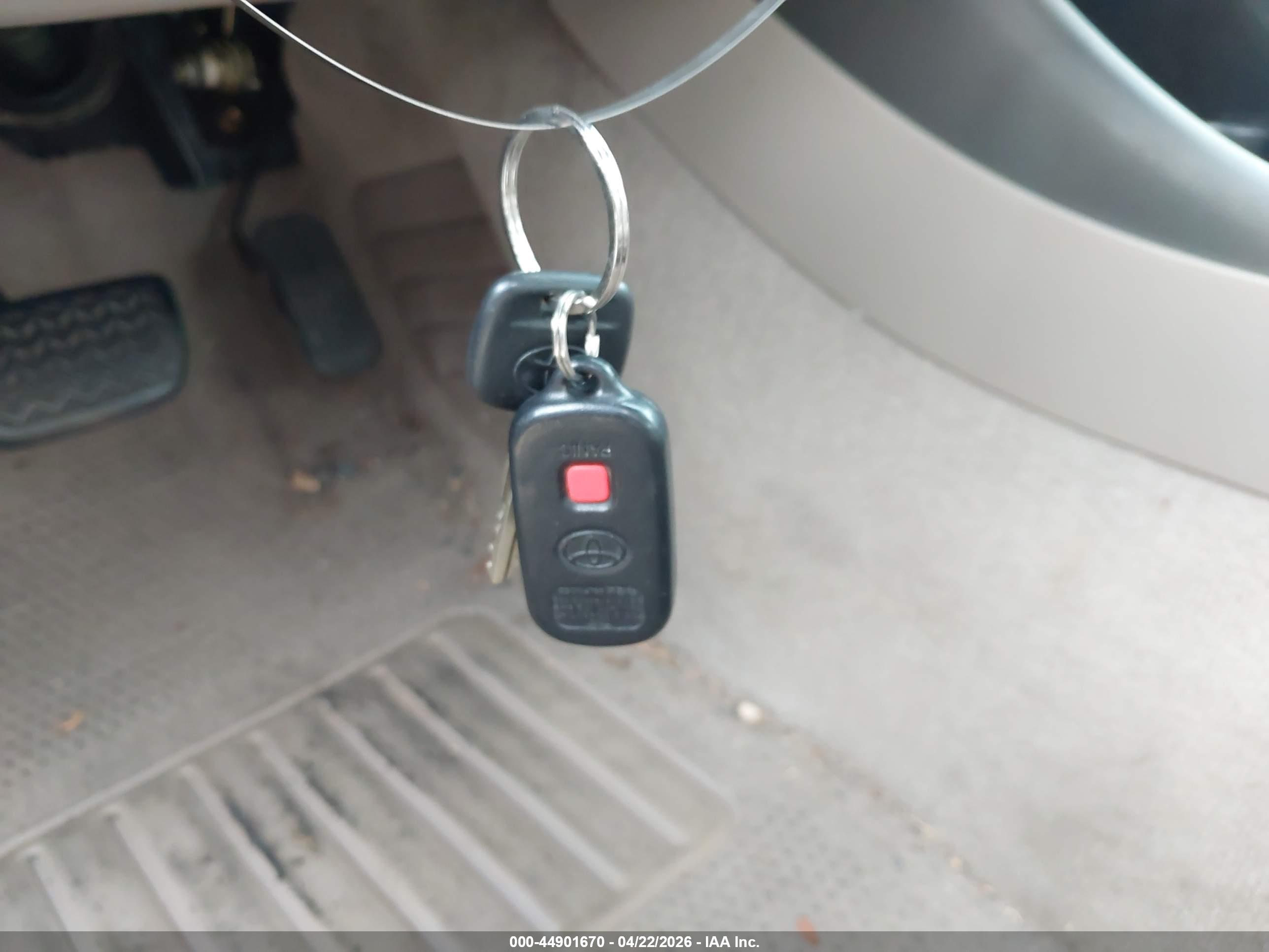 TOYOTA CAMRY image 11
