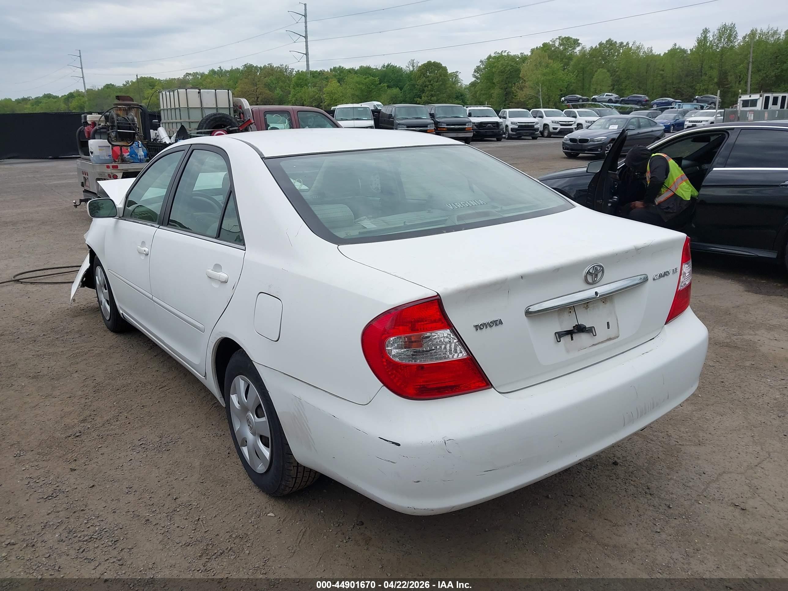 TOYOTA CAMRY image 3