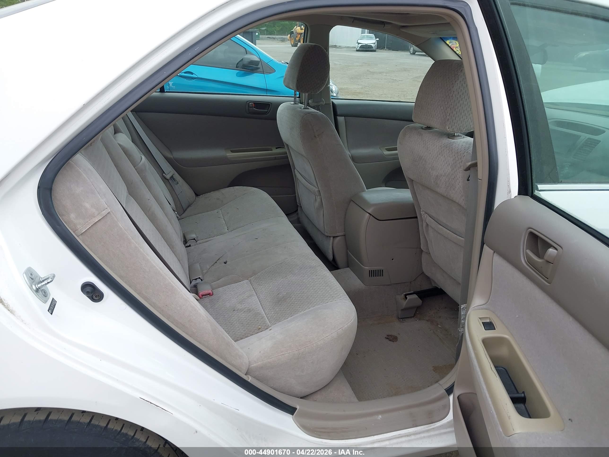 TOYOTA CAMRY image 8