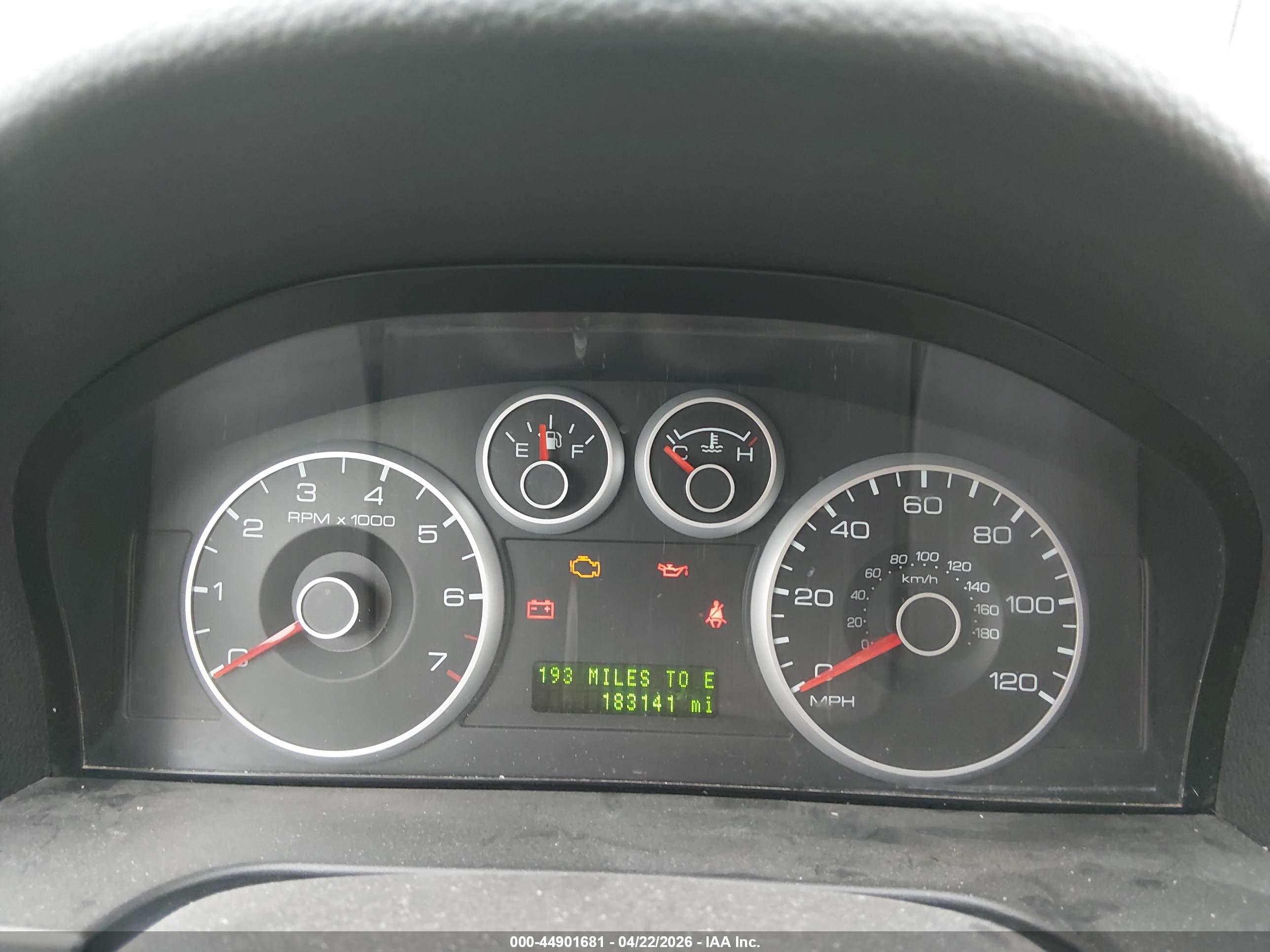 FORD FUSION image 7
