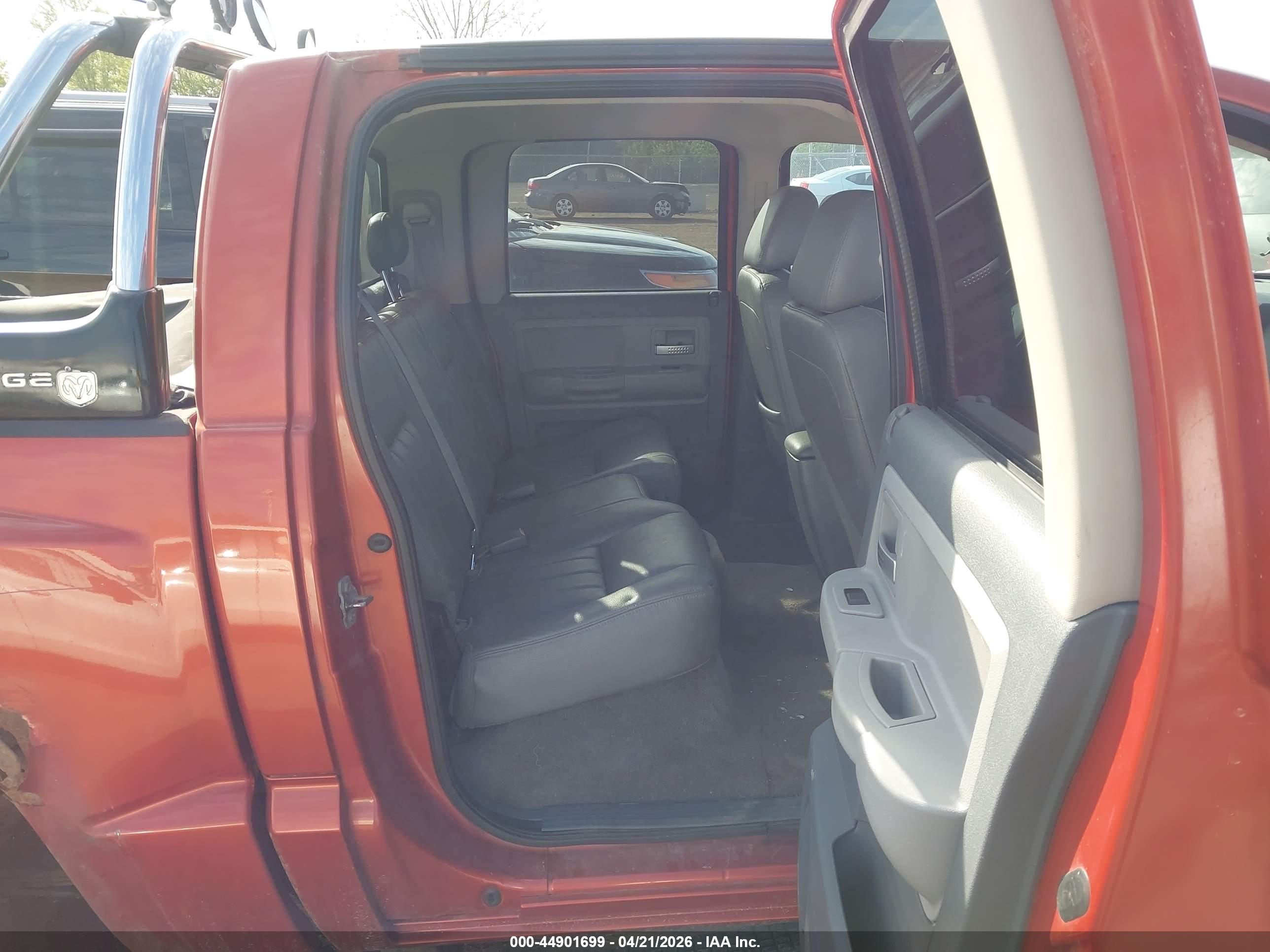 DODGE DAKOTA image 8
