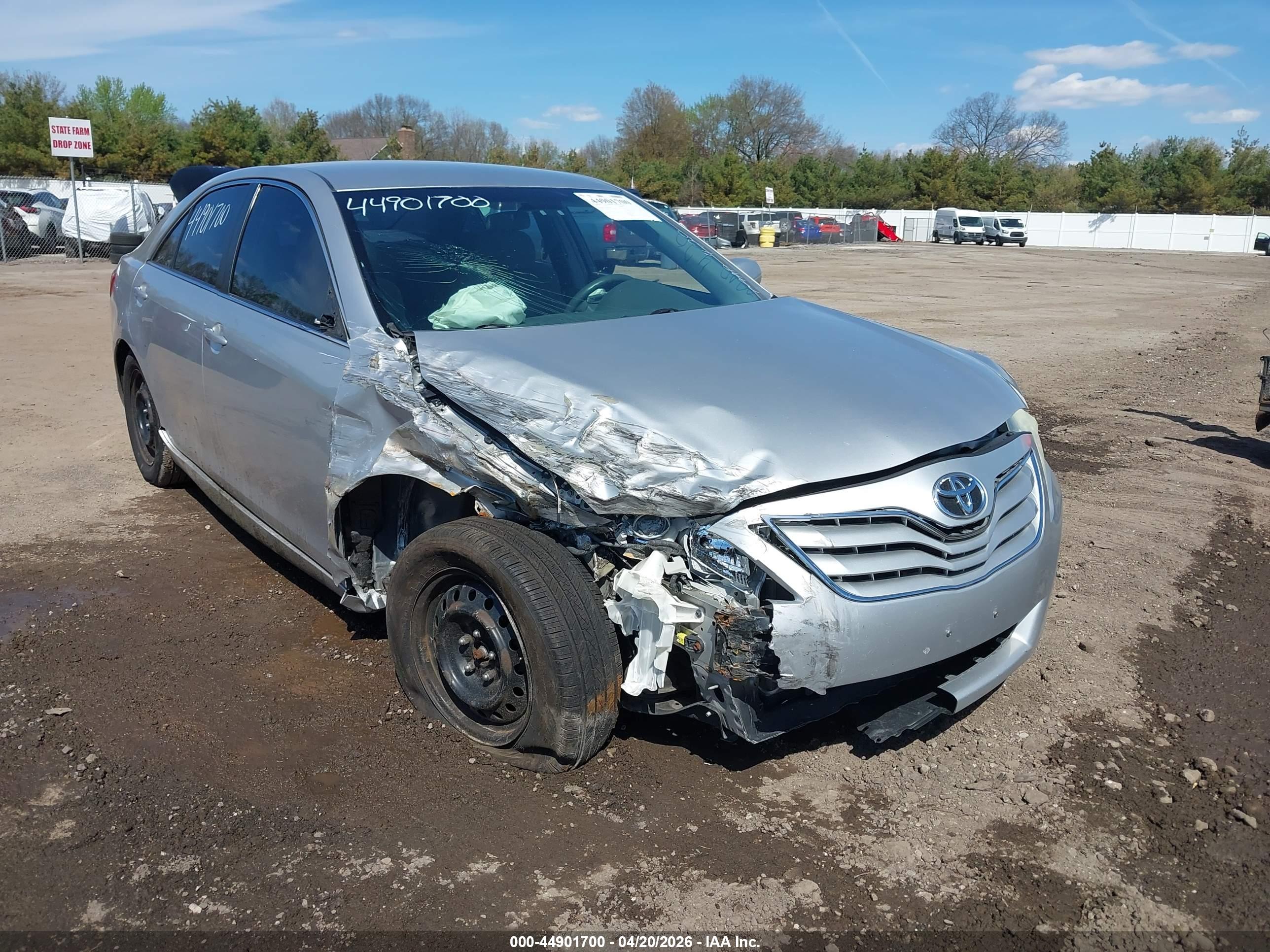 TOYOTA CAMRY image 6