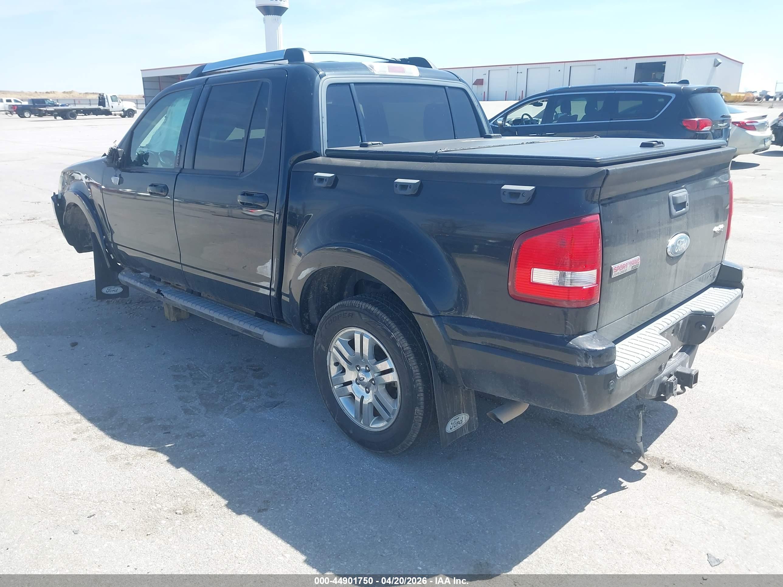 FORD EXPLORER image 3