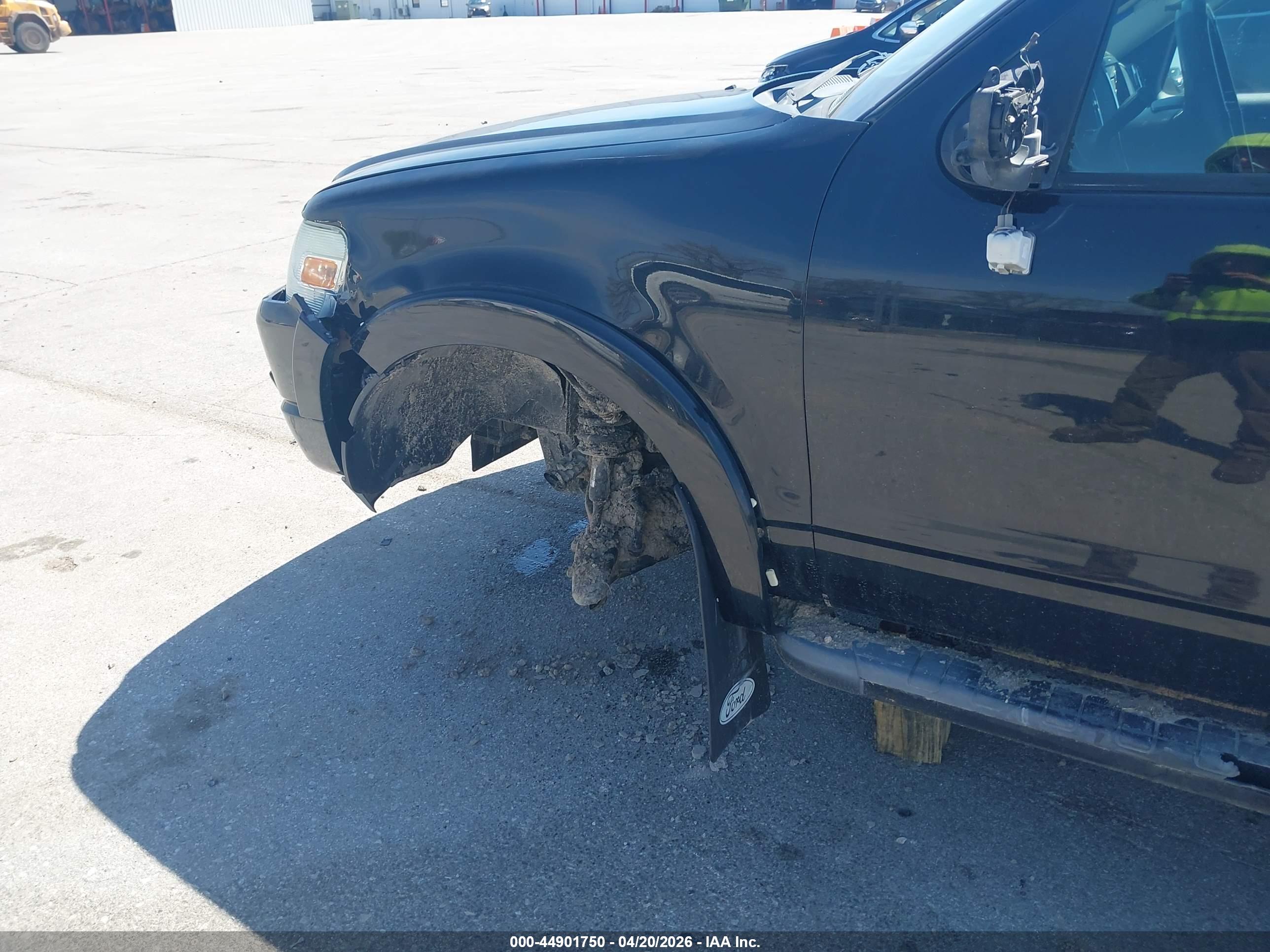 FORD EXPLORER image 6