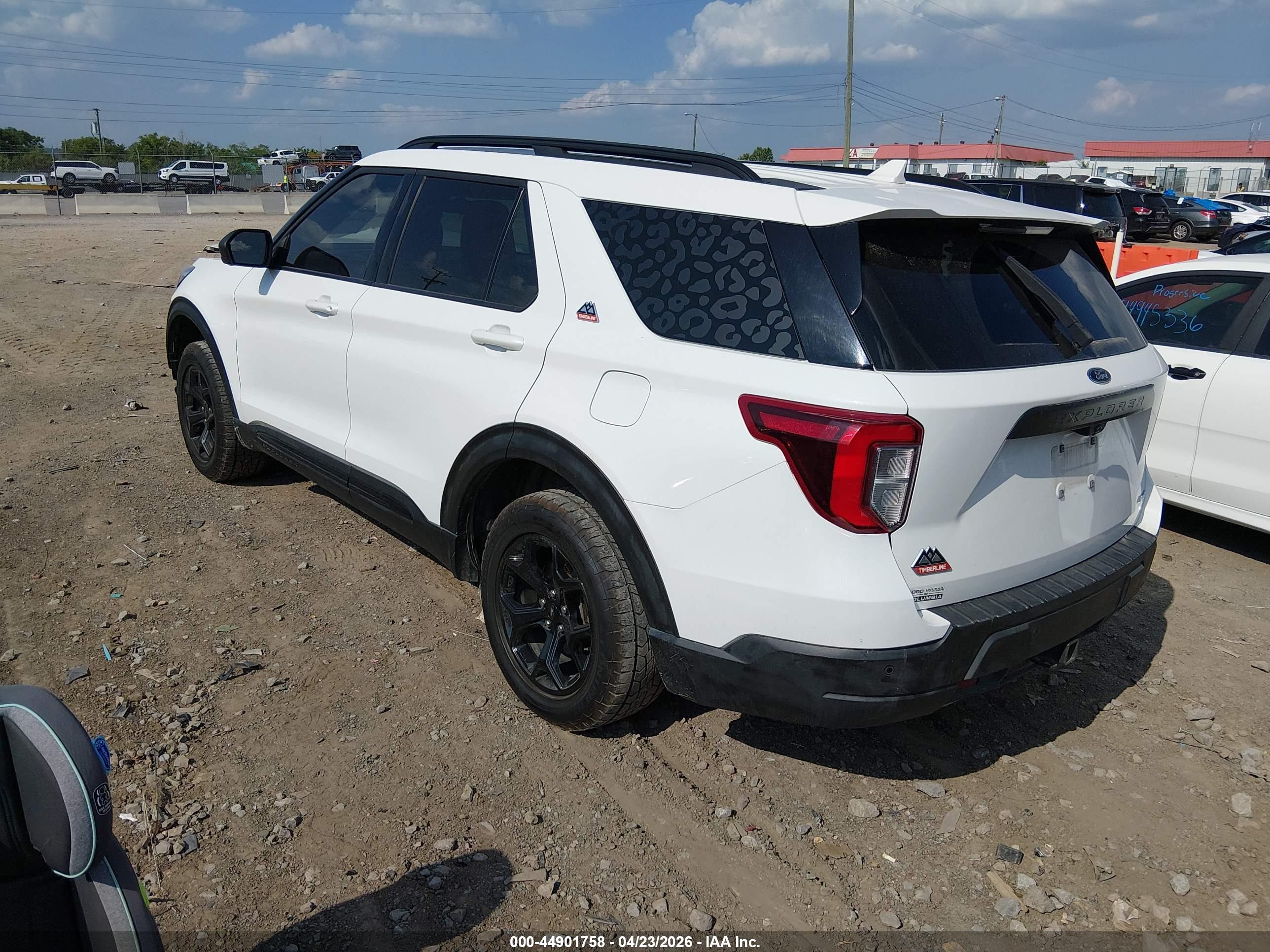 FORD EXPLORER image 3