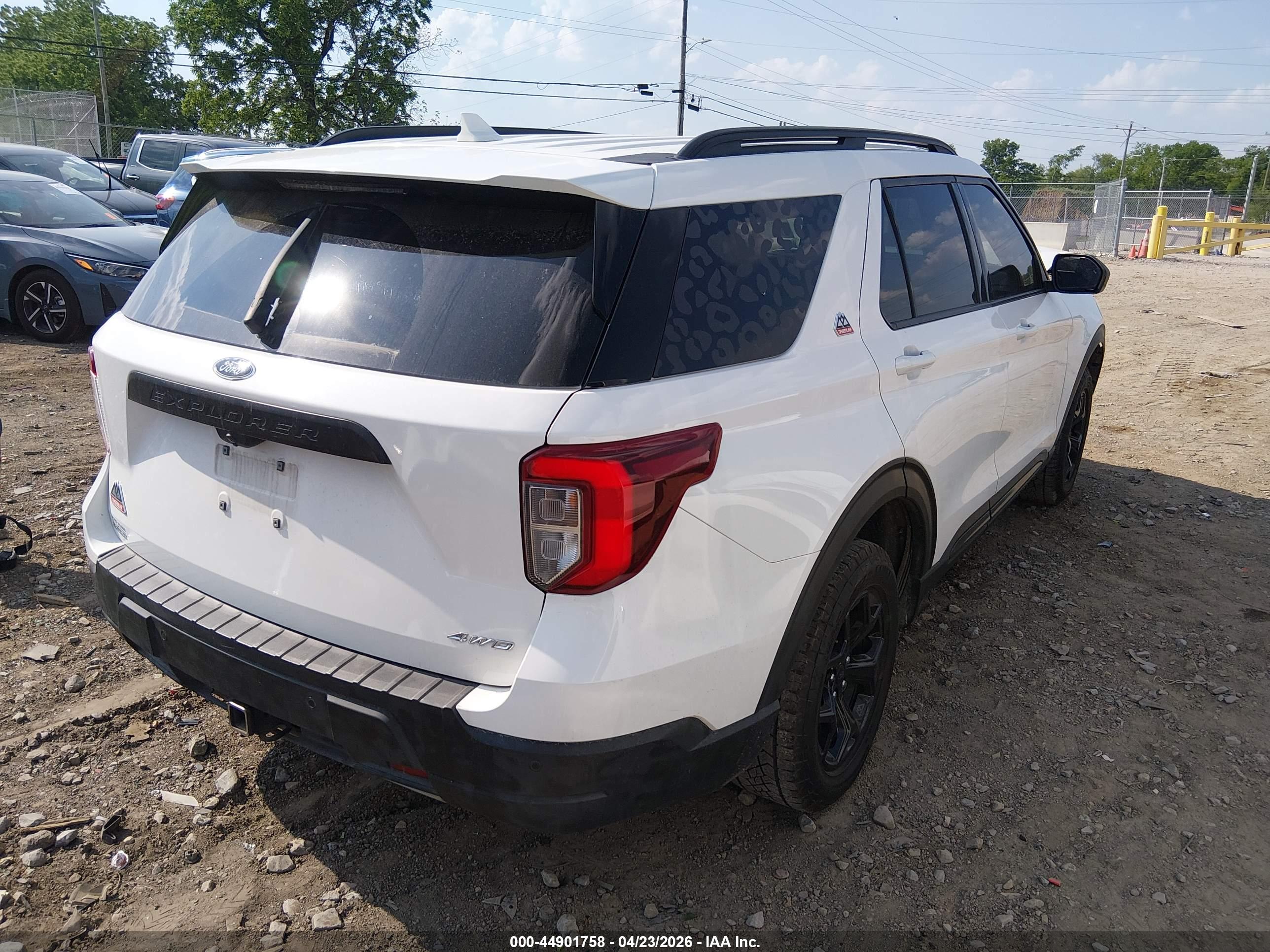 FORD EXPLORER image 4