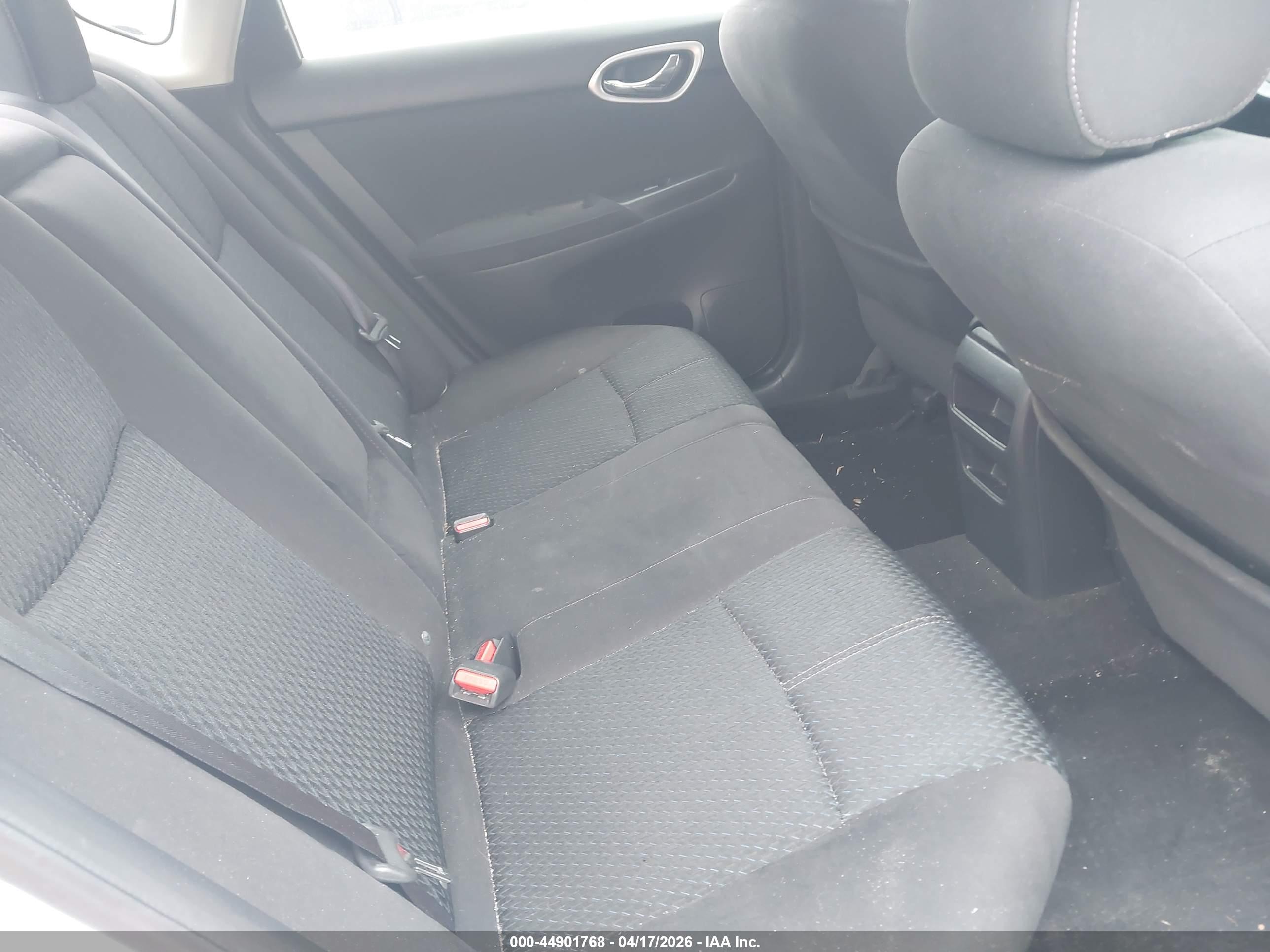 NISSAN SENTRA image 8