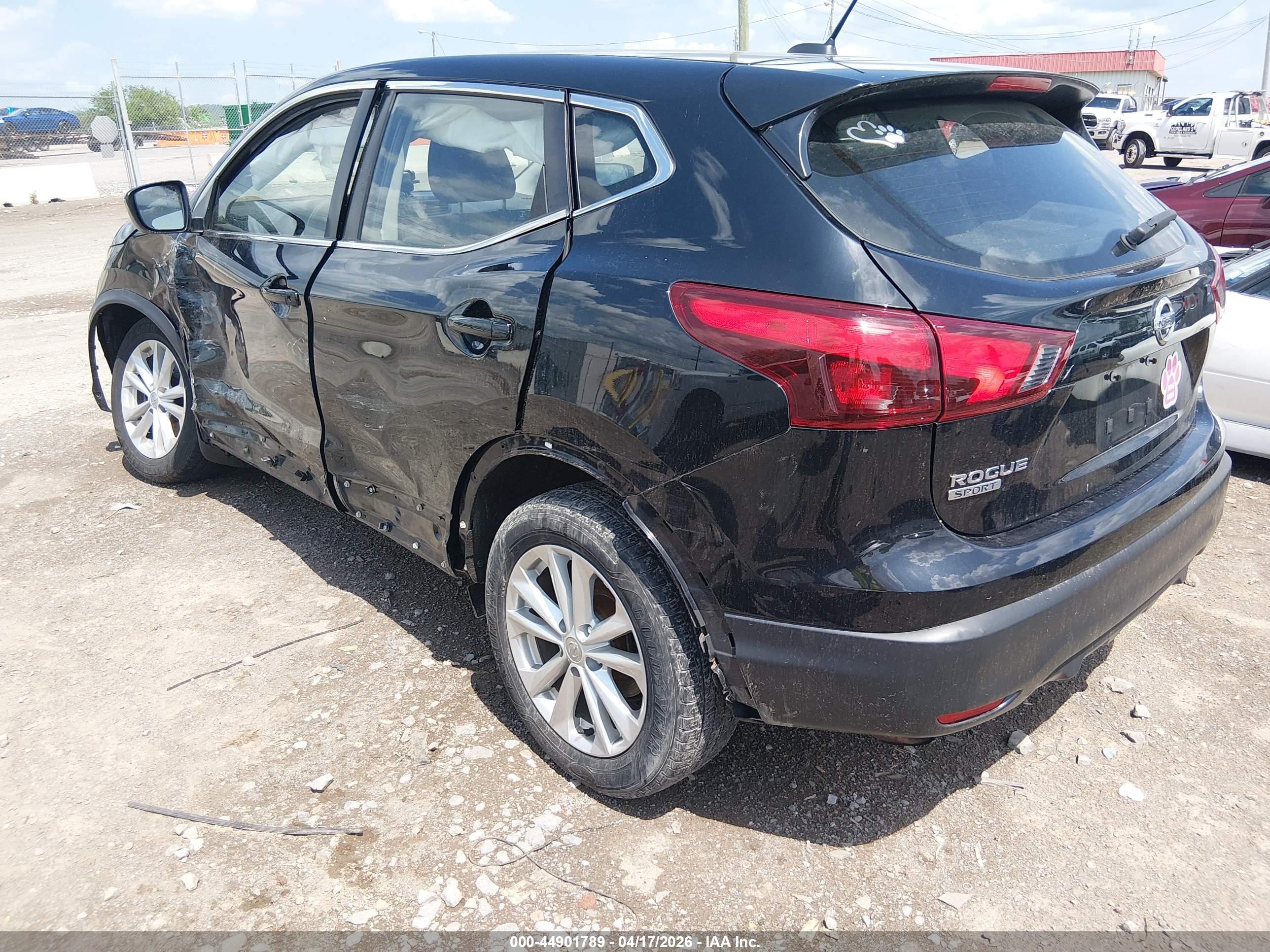 NISSAN ROGUE image 3