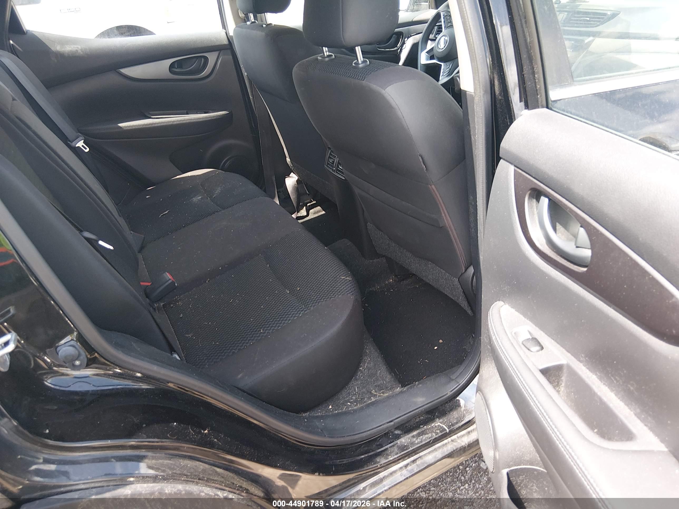 NISSAN ROGUE image 8