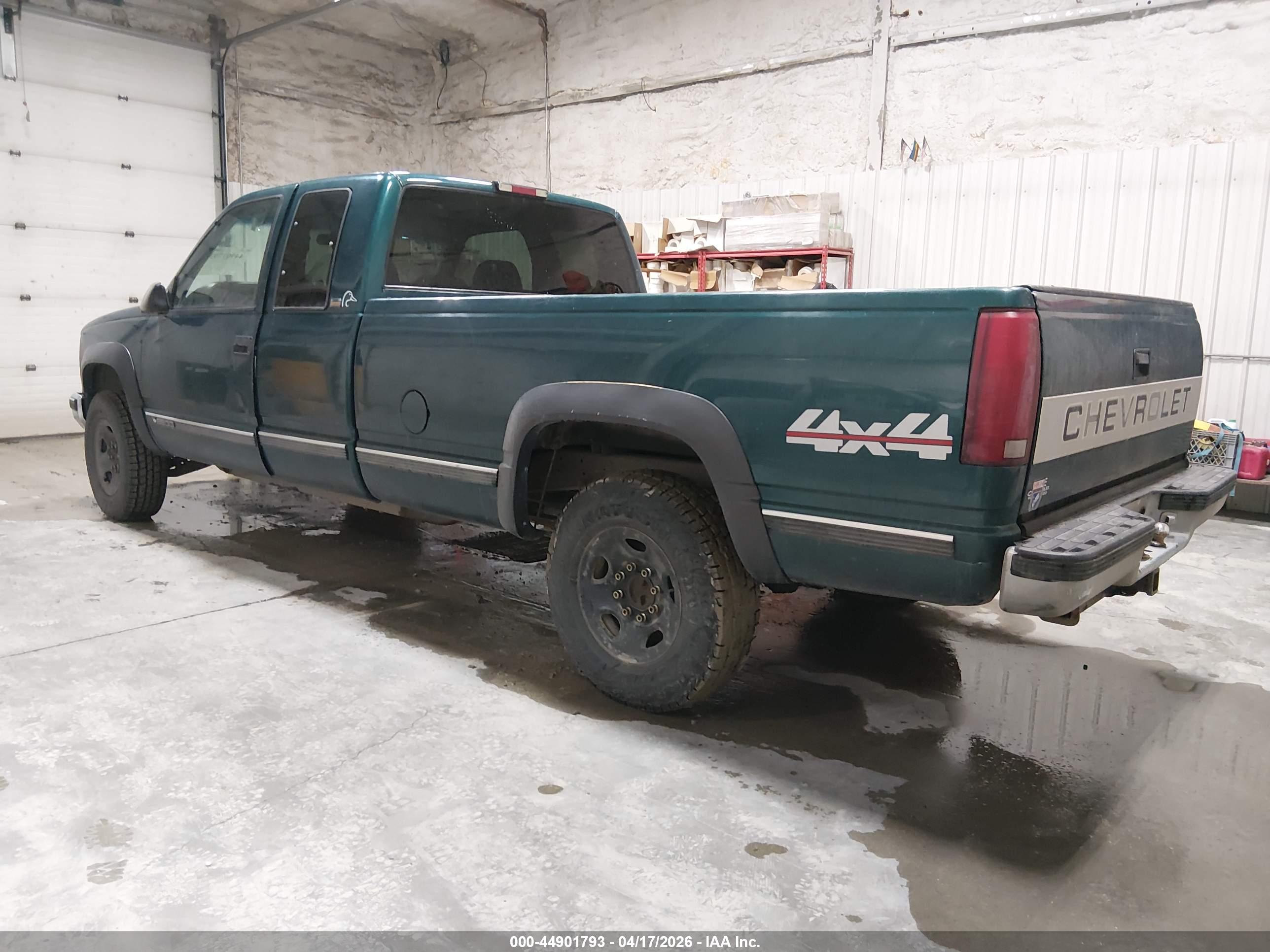 CHEVROLET K2500 image 3
