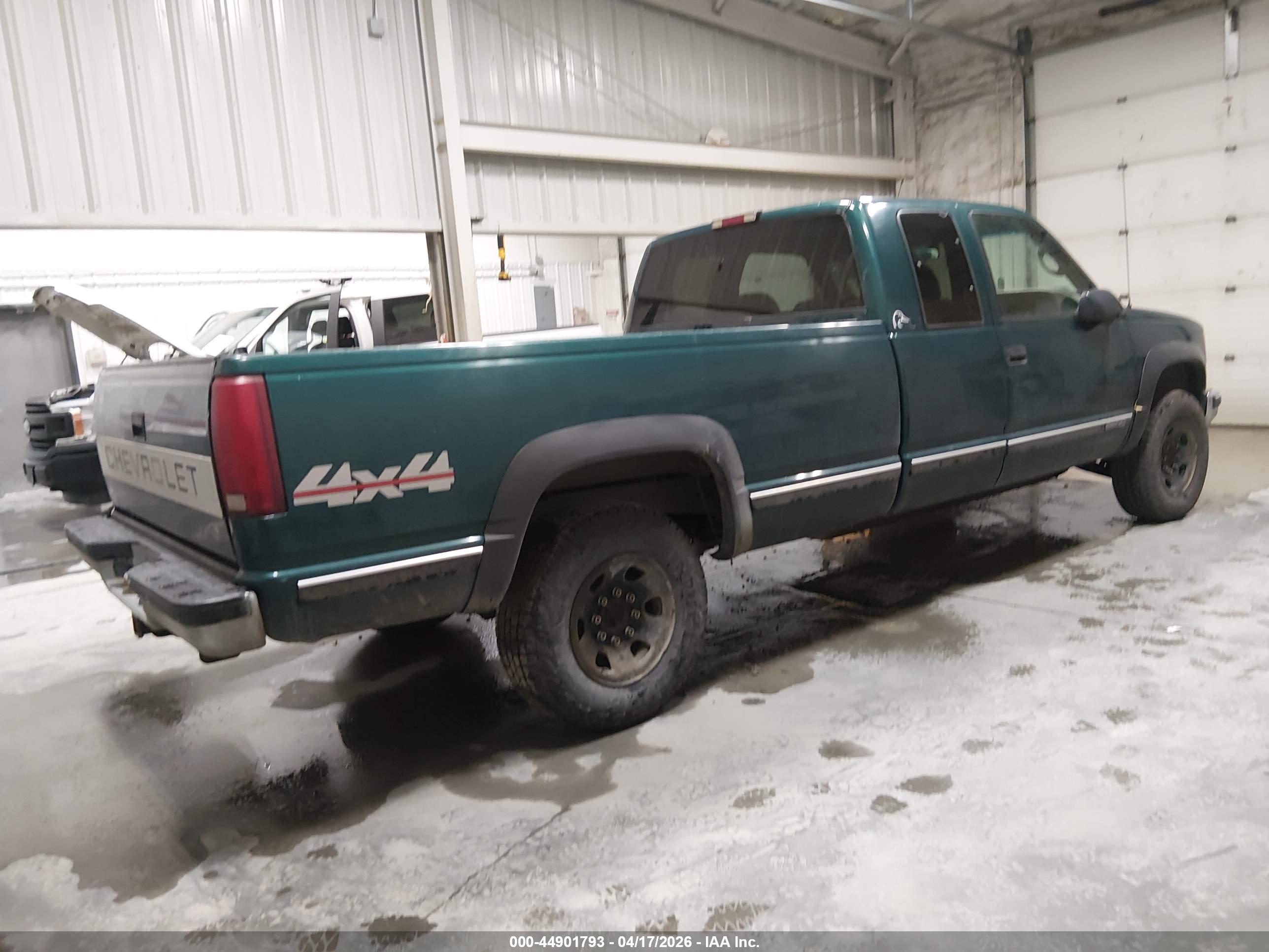 CHEVROLET K2500 image 4