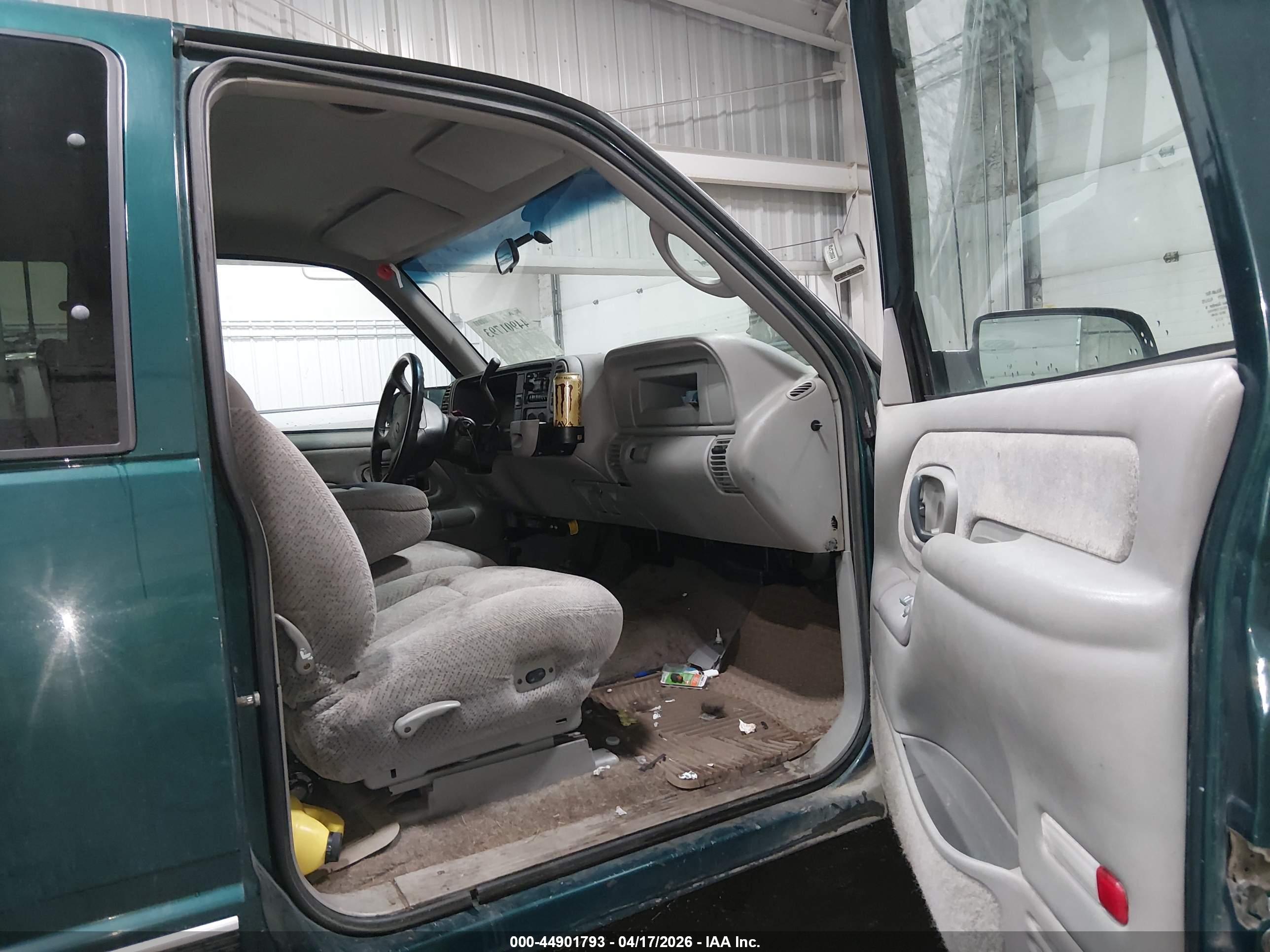CHEVROLET K2500 image 5