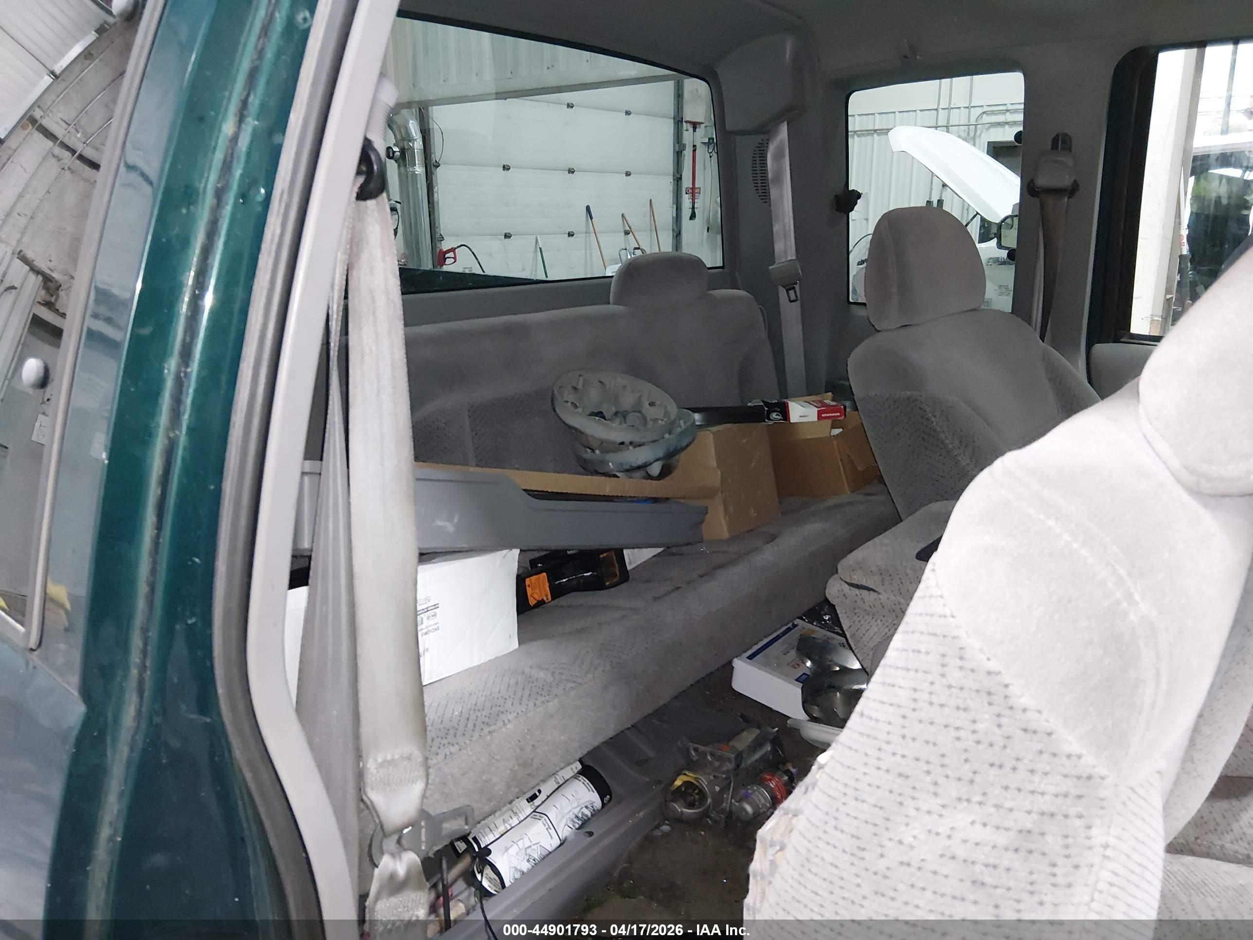 CHEVROLET K2500 image 8