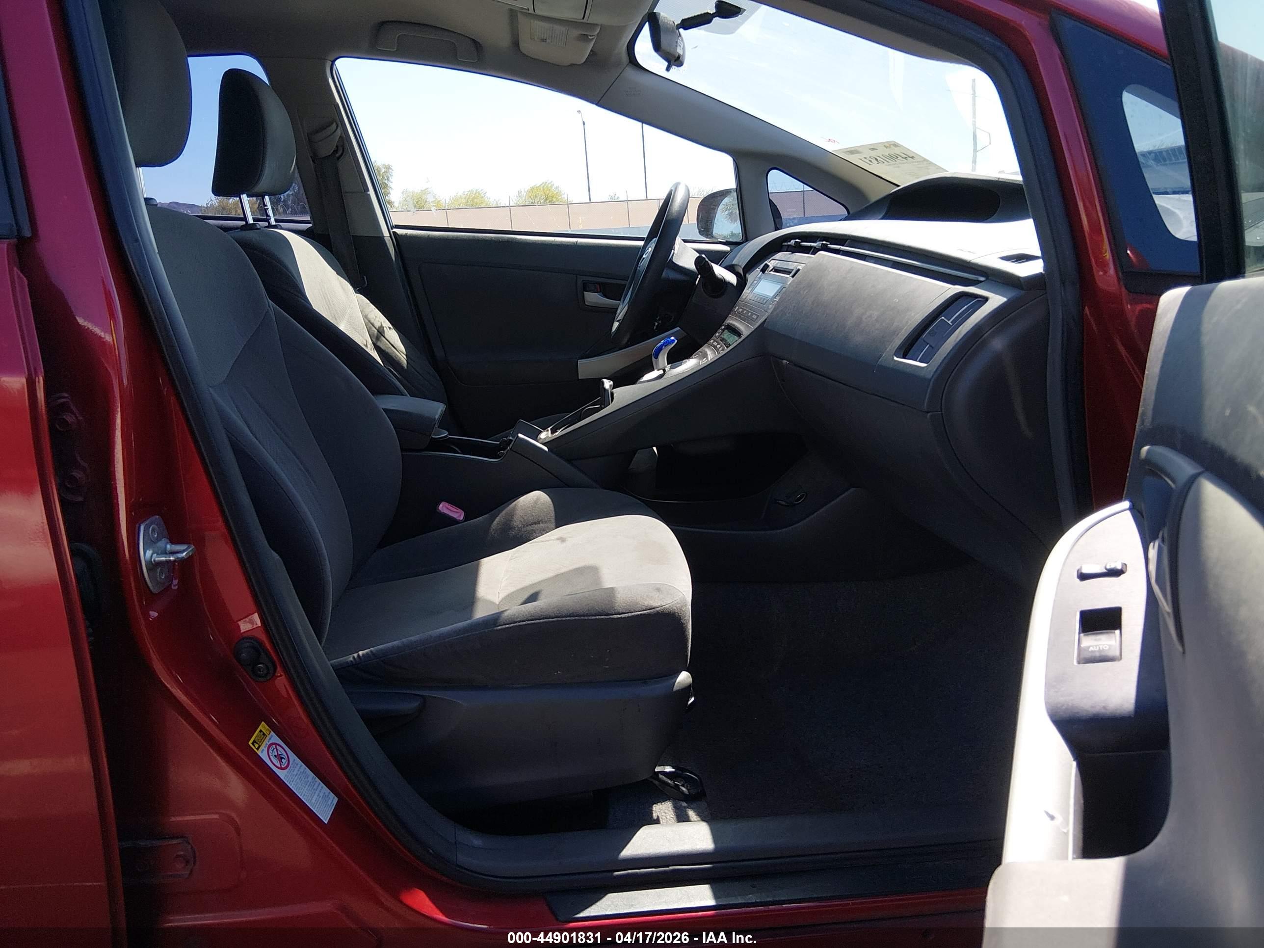 TOYOTA PRIUS image 5