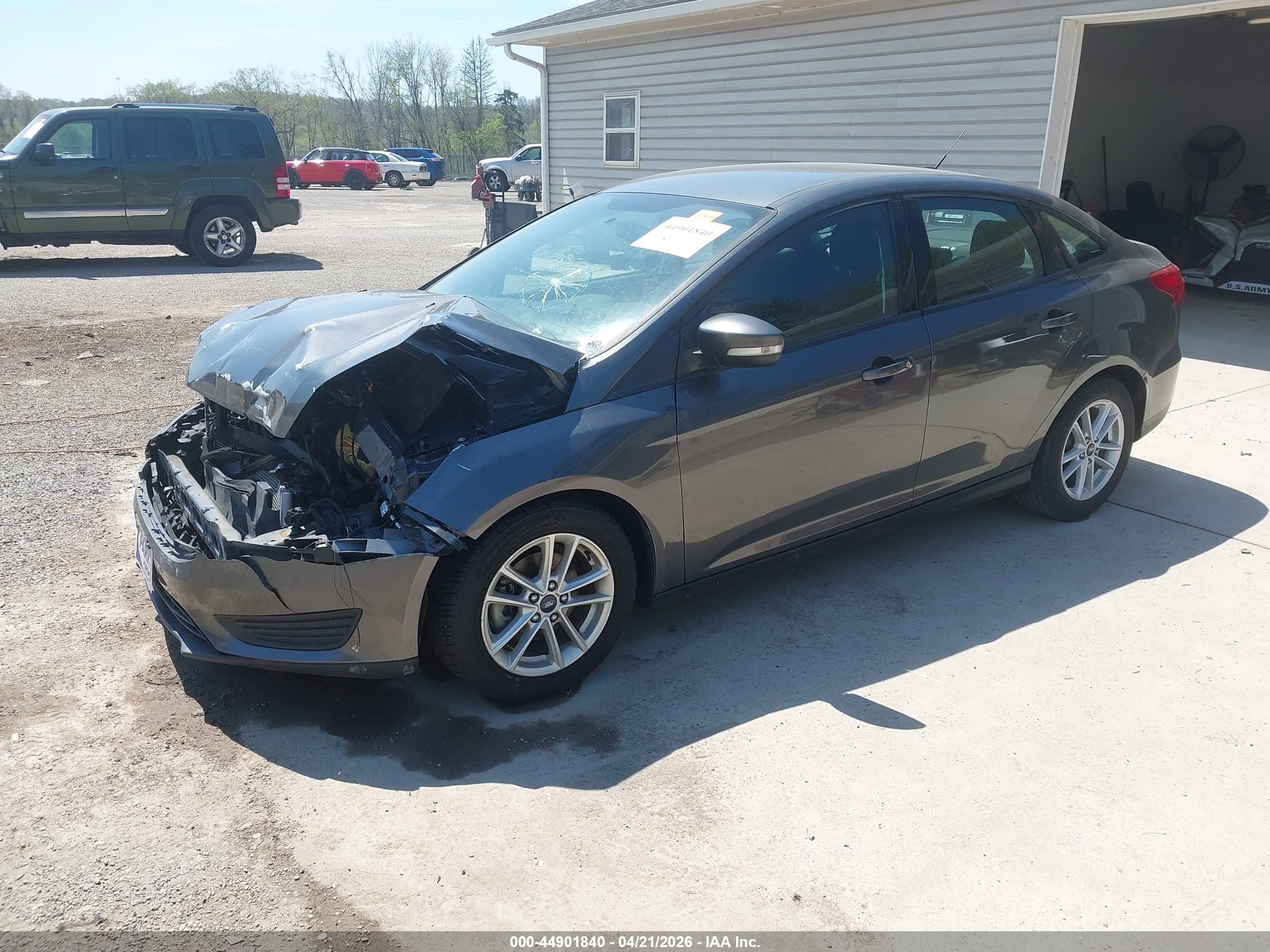 FORD FOCUS image 2
