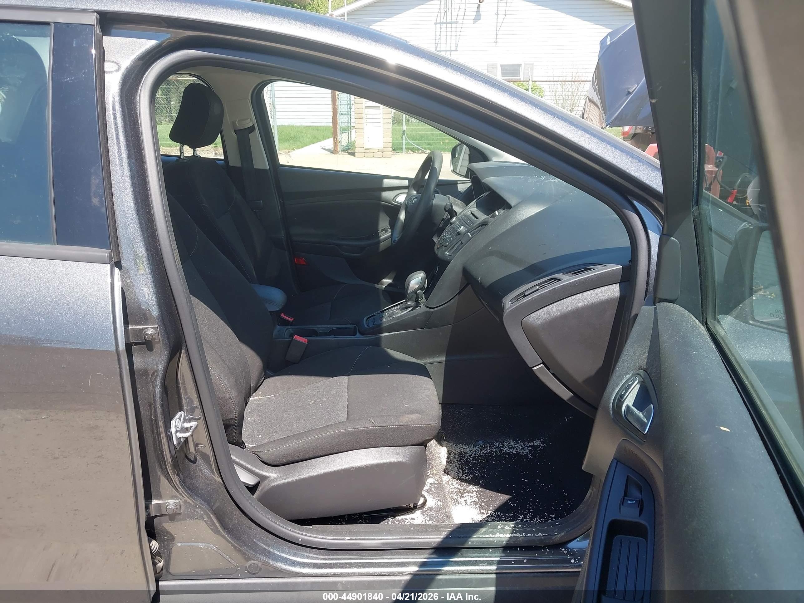 FORD FOCUS image 5