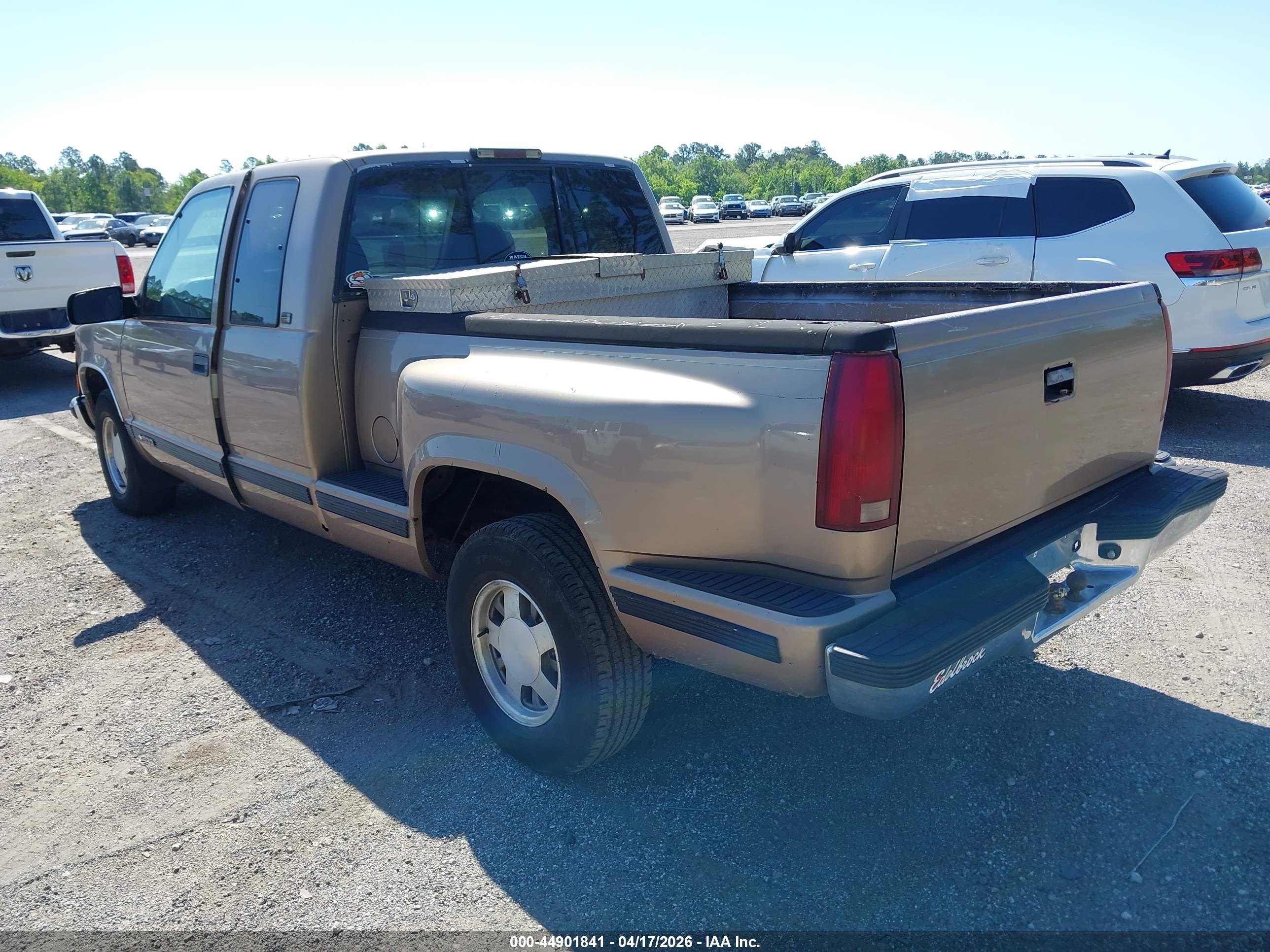 CHEVROLET GMT-400 image 3