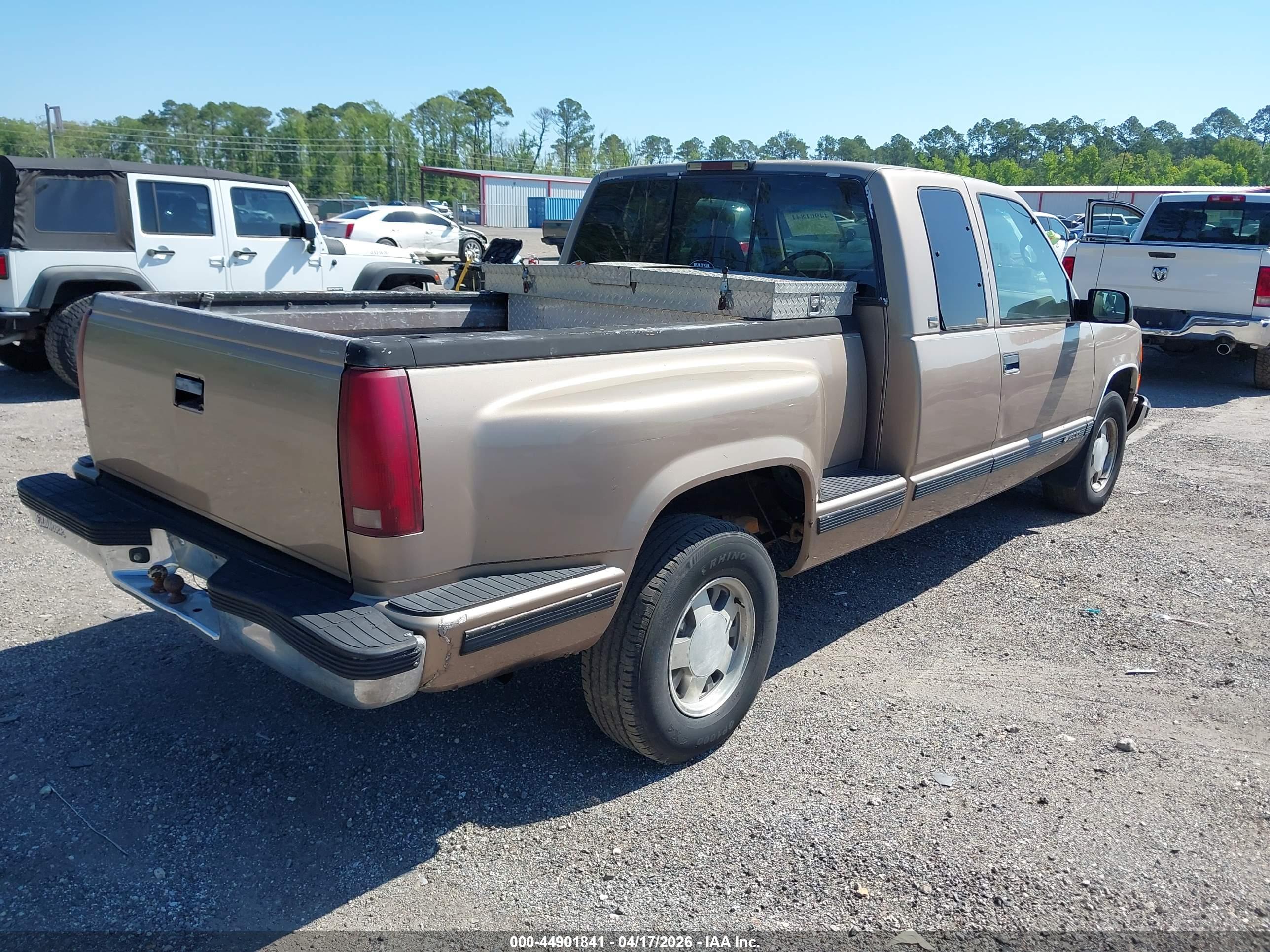 CHEVROLET GMT-400 image 4