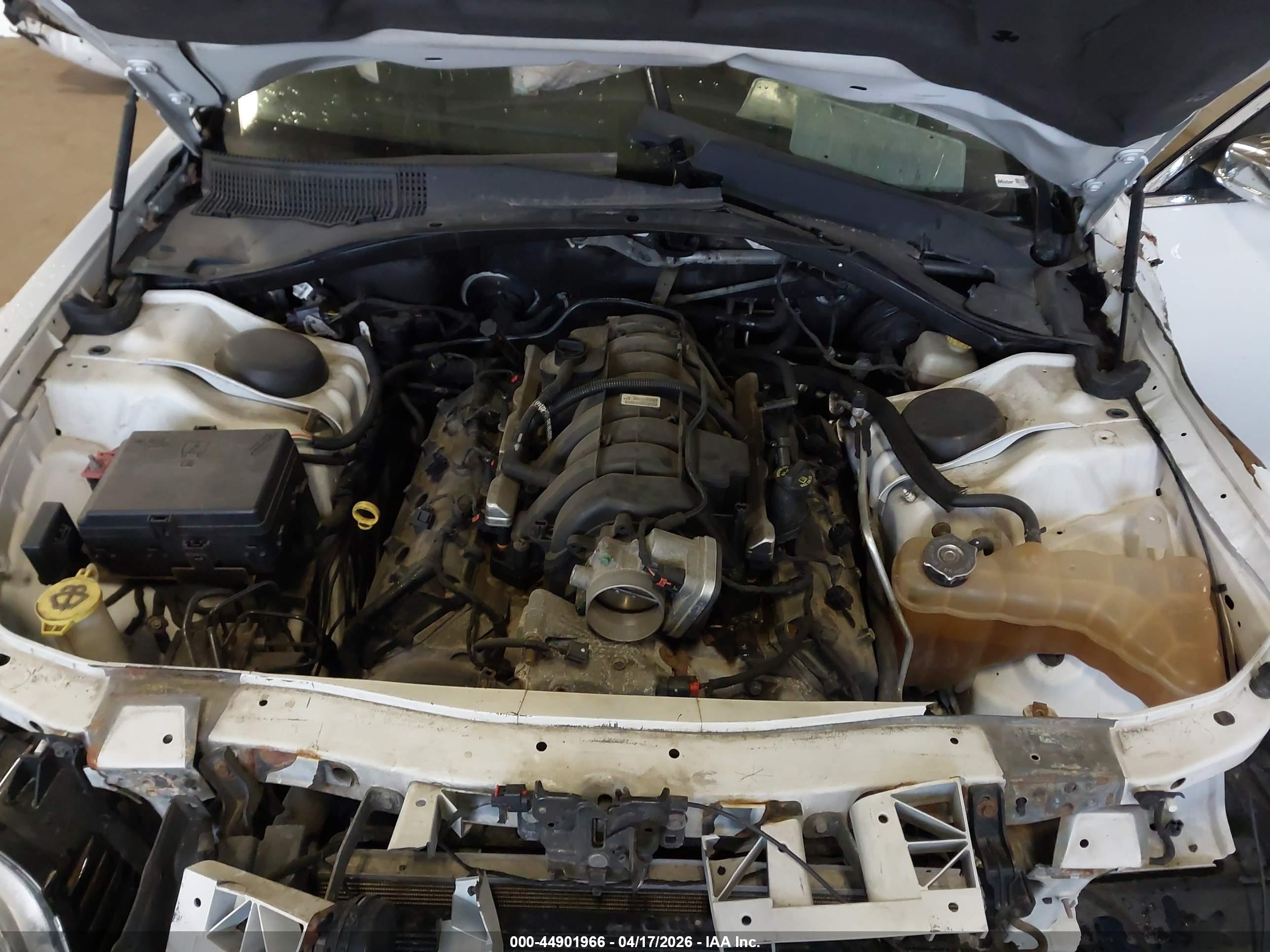CHRYSLER 300C image 10
