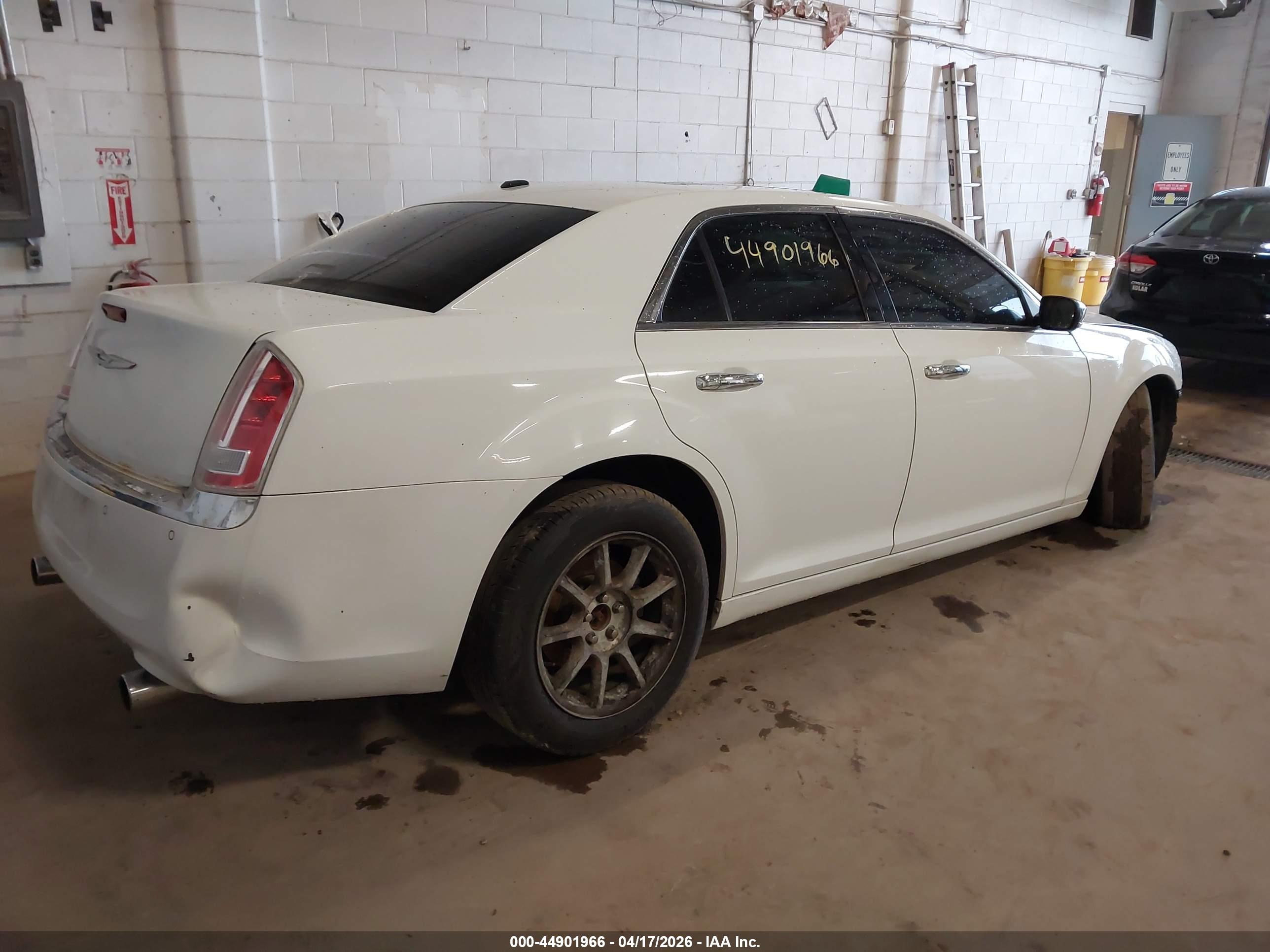 CHRYSLER 300C image 4