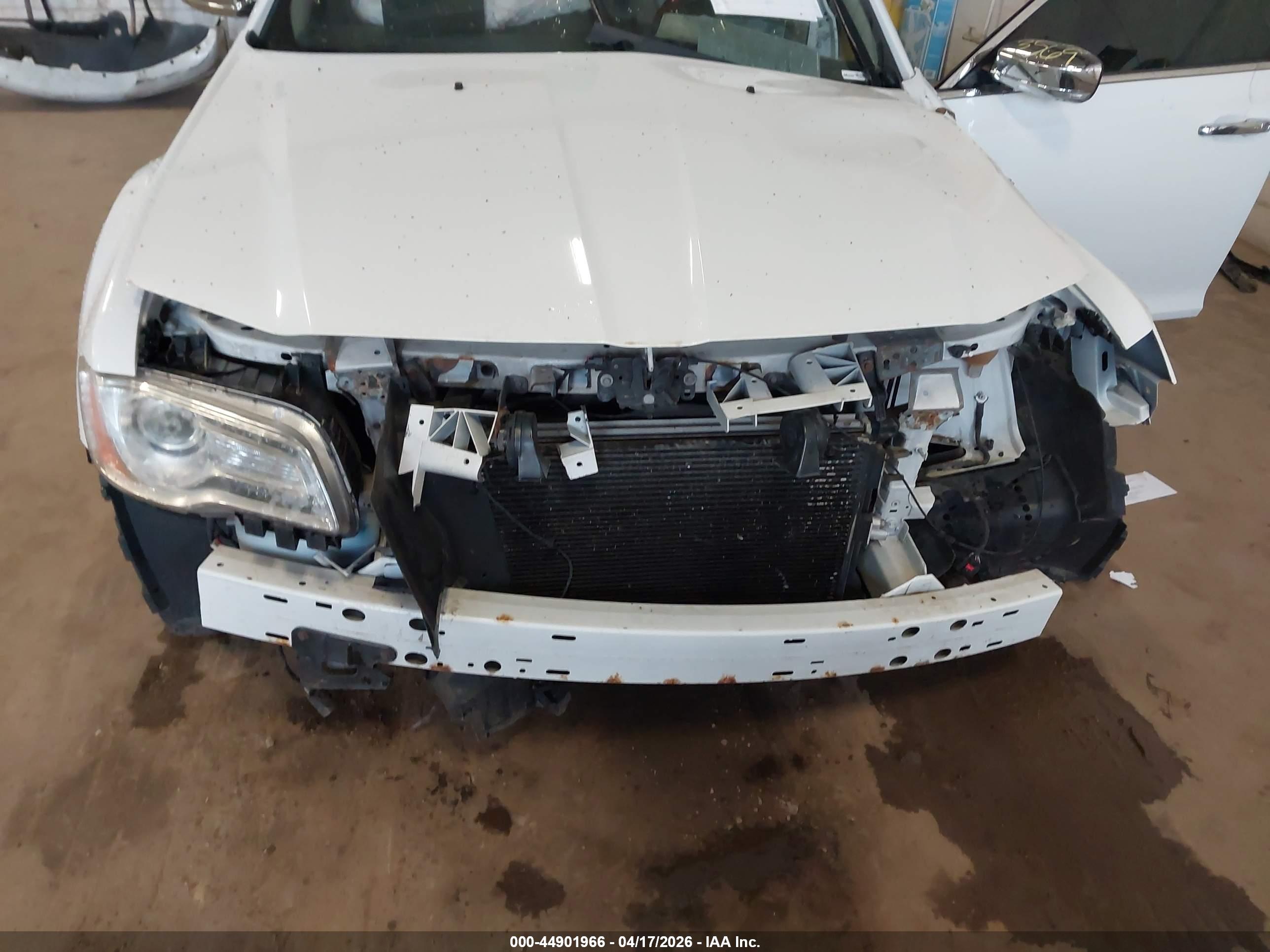 CHRYSLER 300C image 6