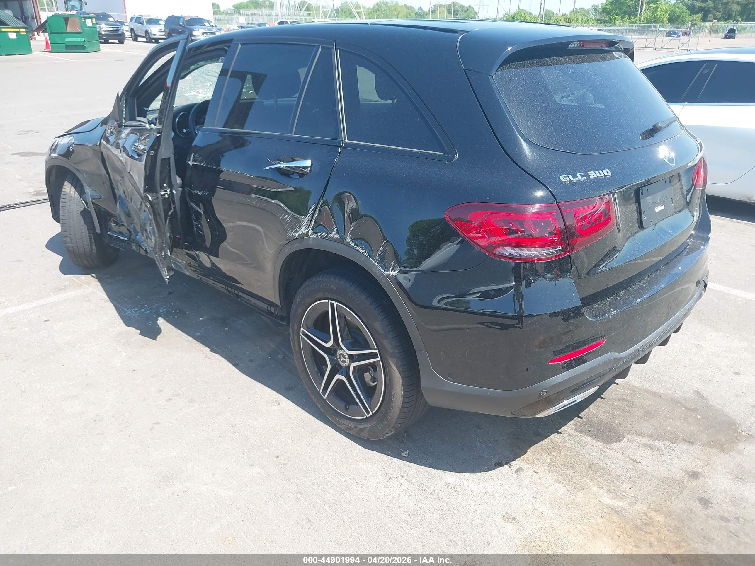 MERCEDES-BENZ GLC image 3