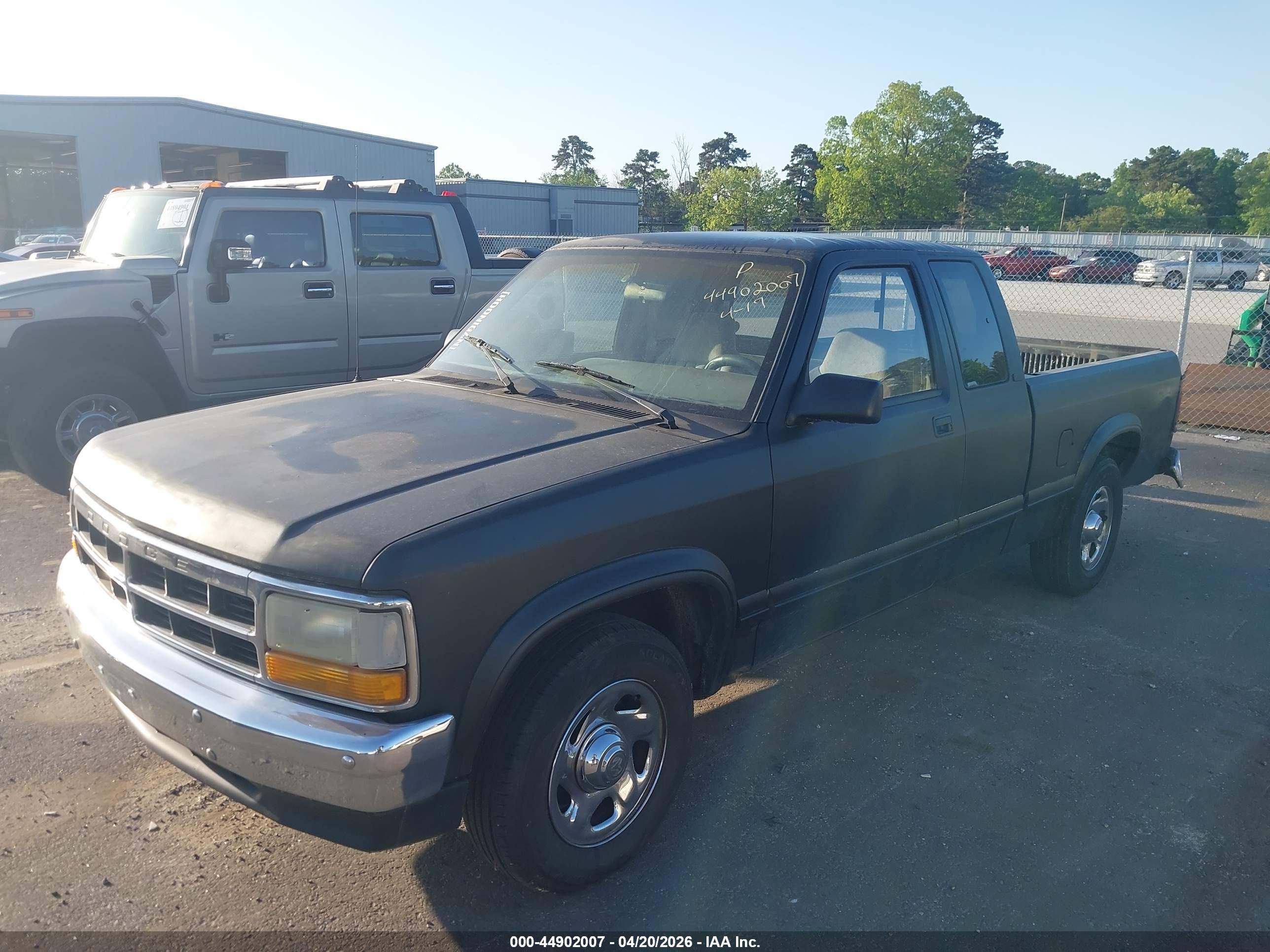 DODGE DAKOTA image 2