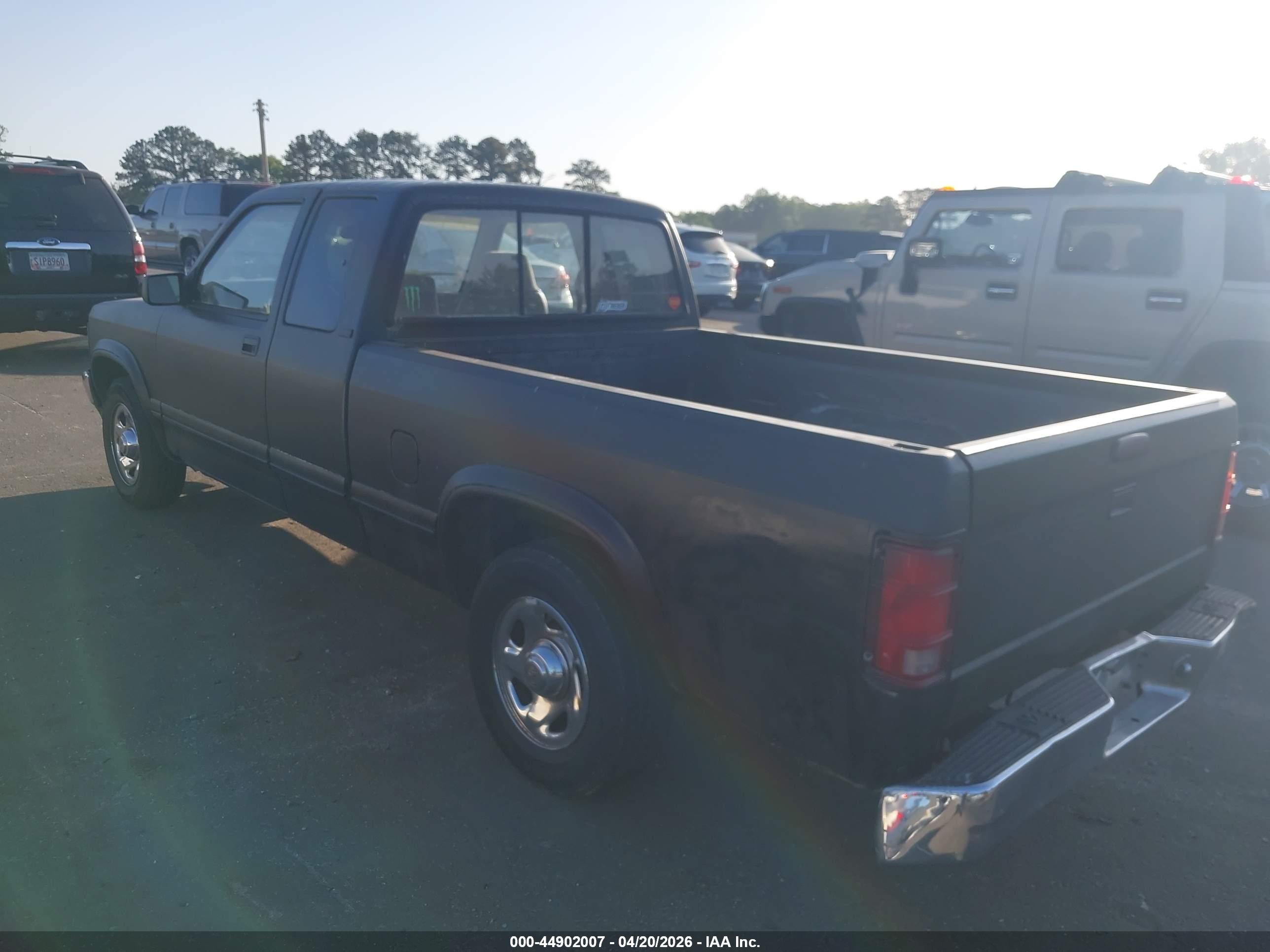 DODGE DAKOTA image 3