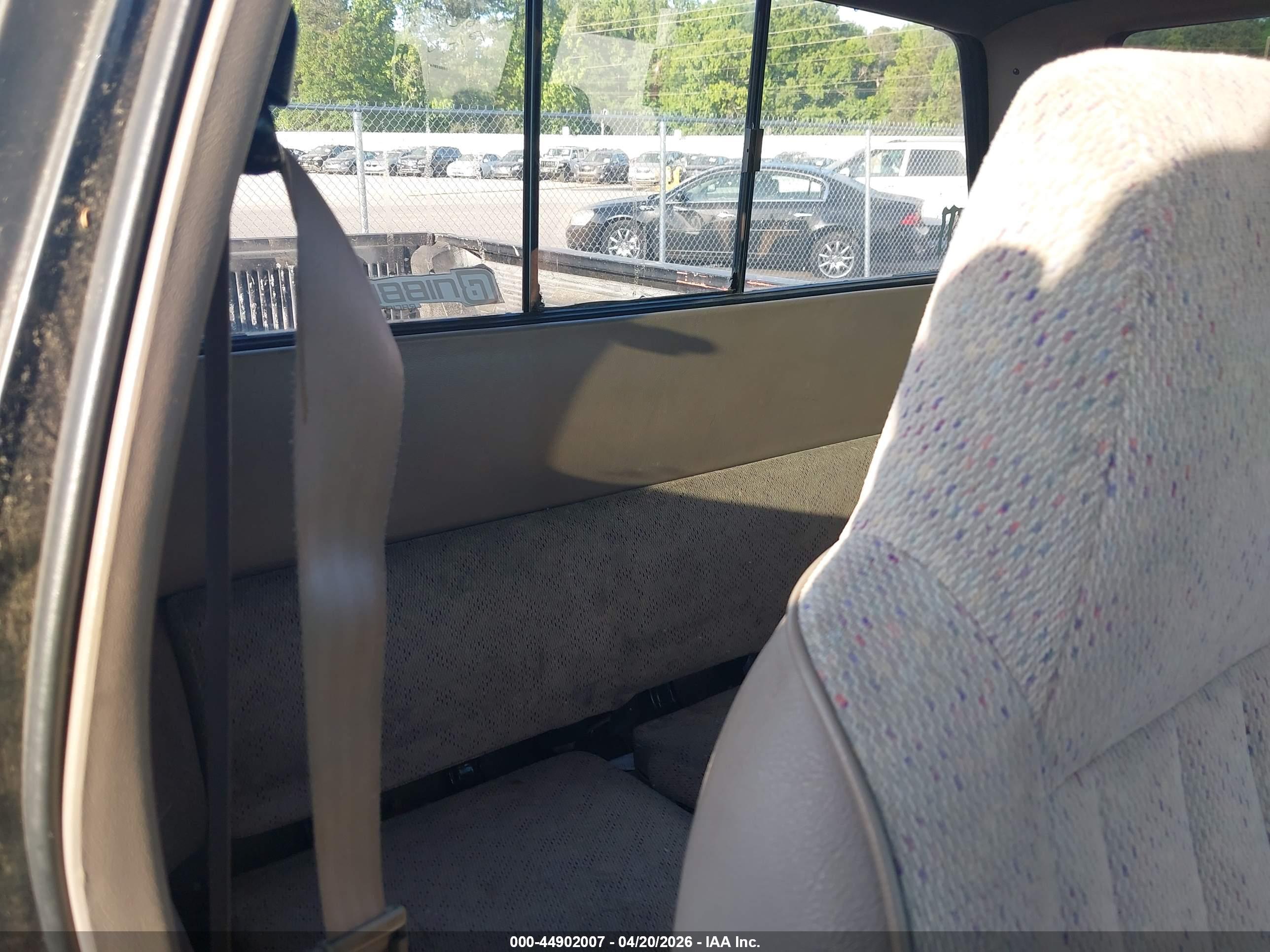 DODGE DAKOTA image 8