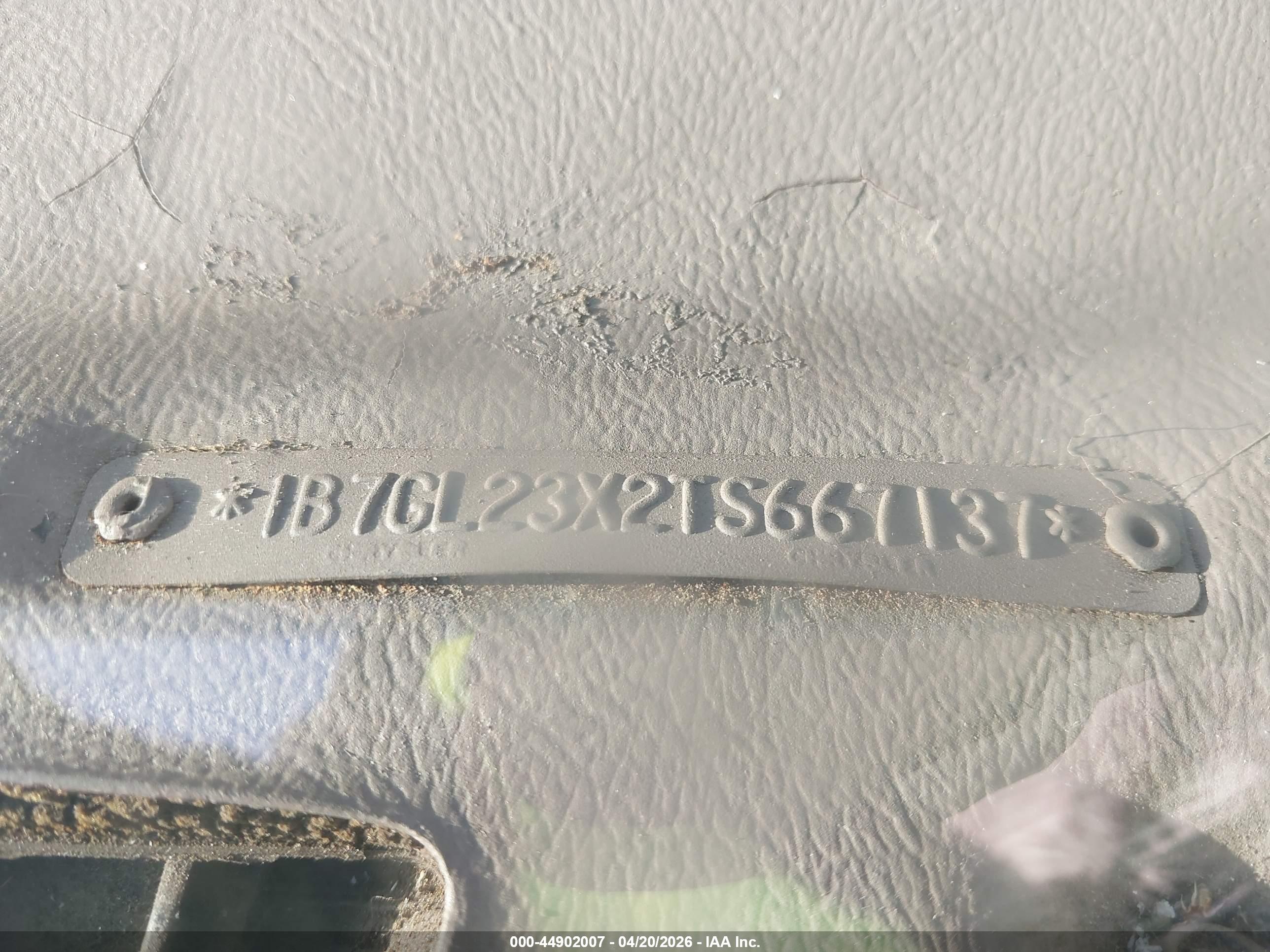 DODGE DAKOTA image 9
