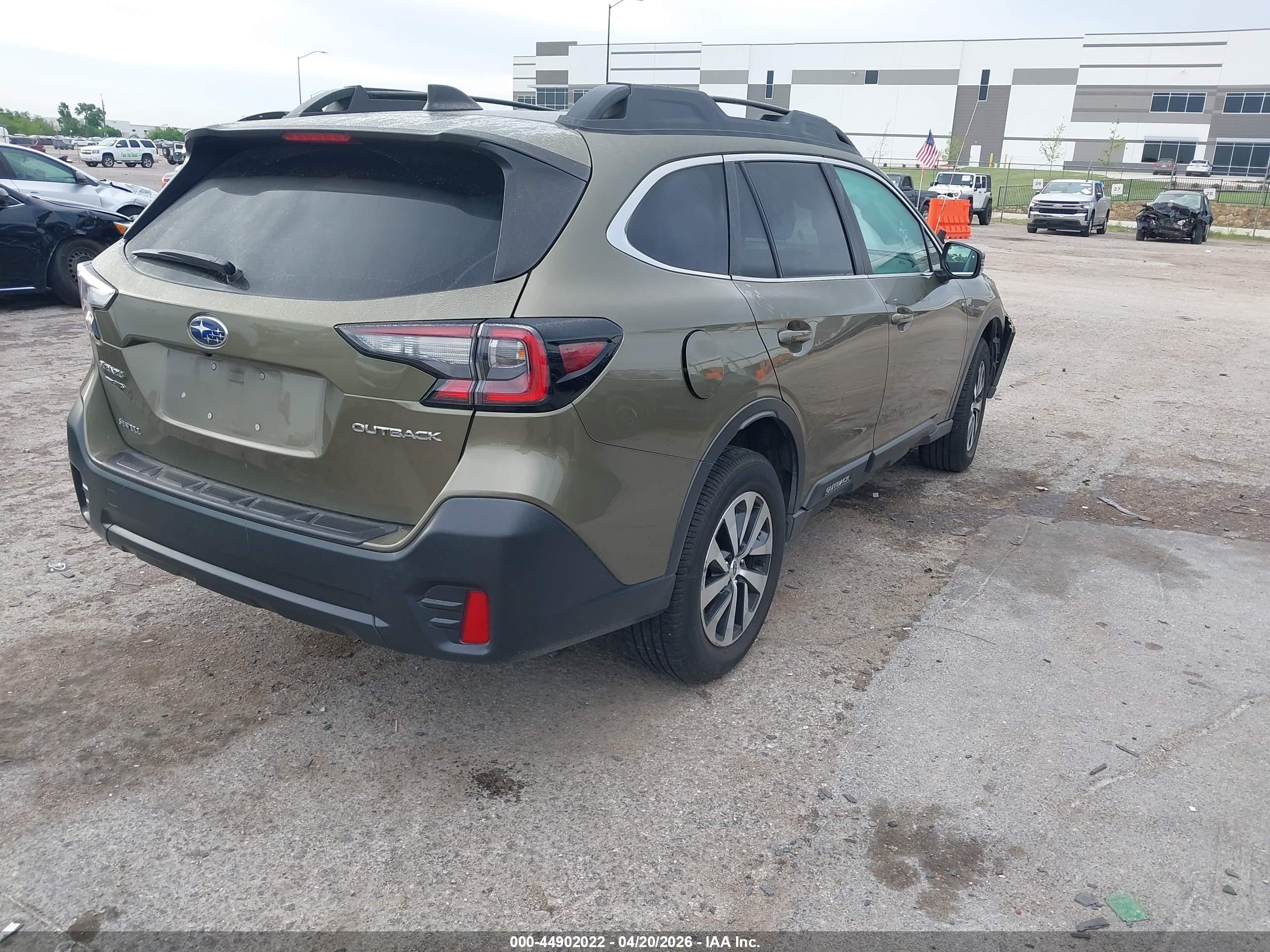 SUBARU OUTBACK image 4