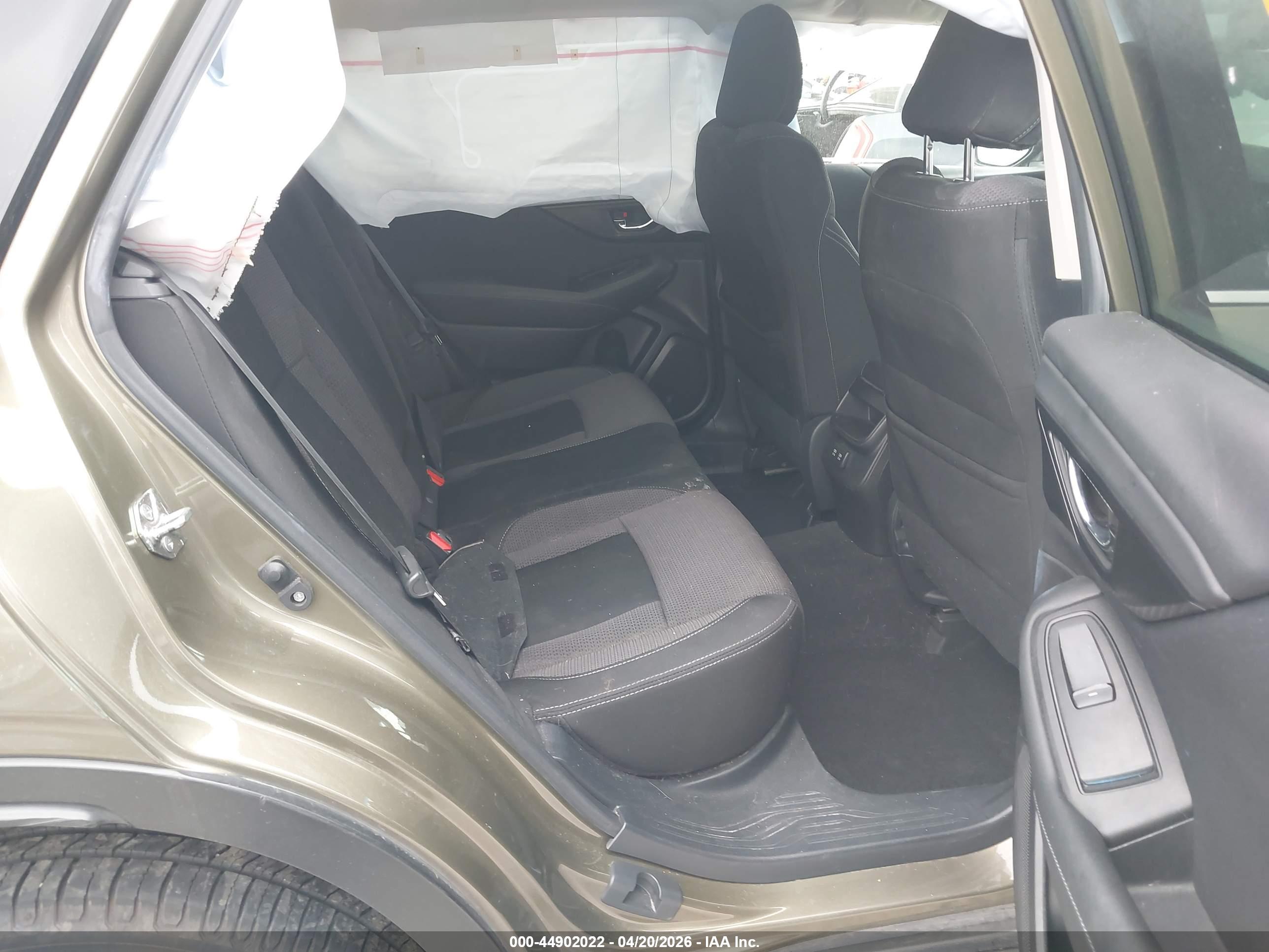 SUBARU OUTBACK image 8