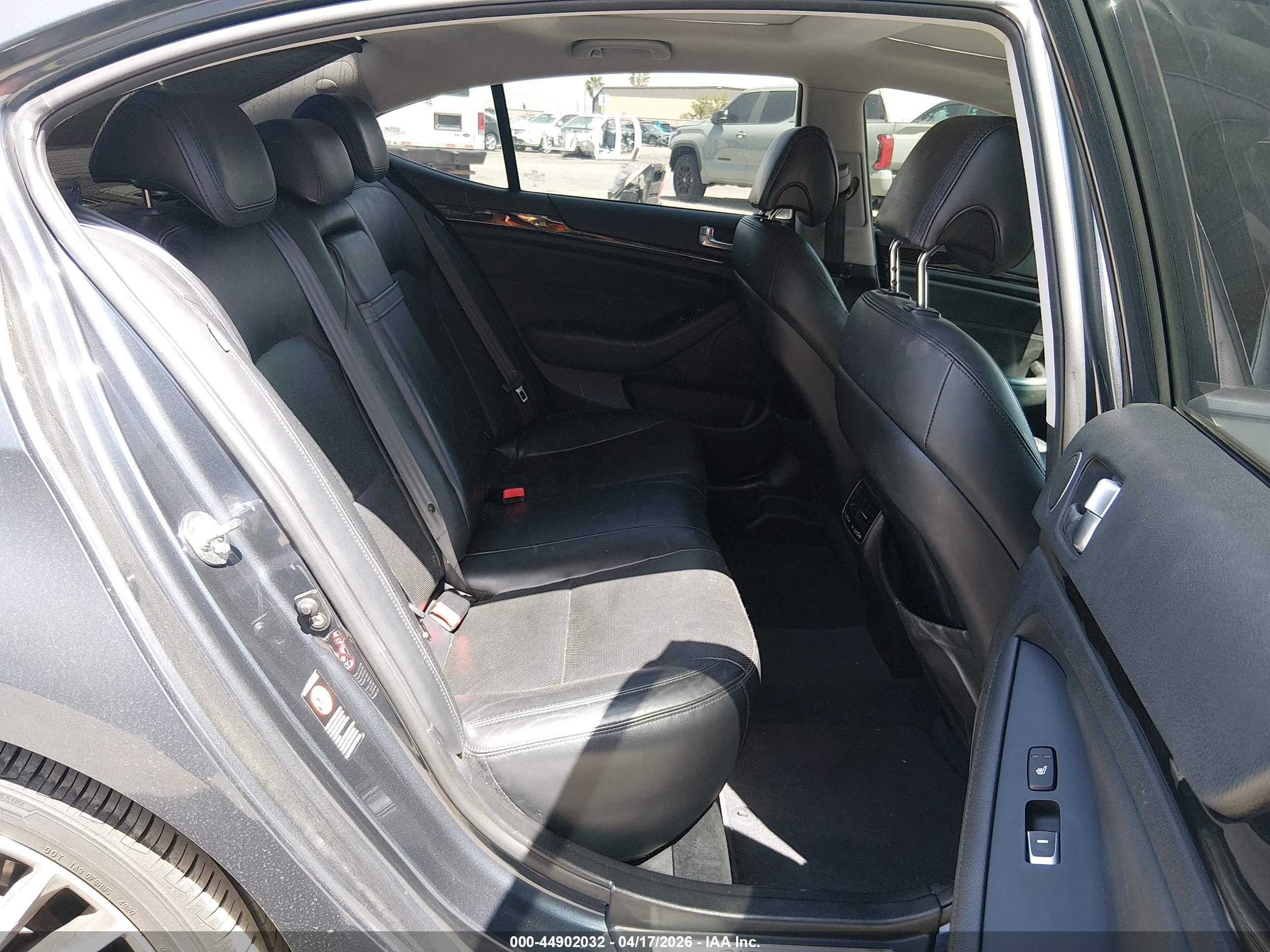 KIA CADENZA image 8